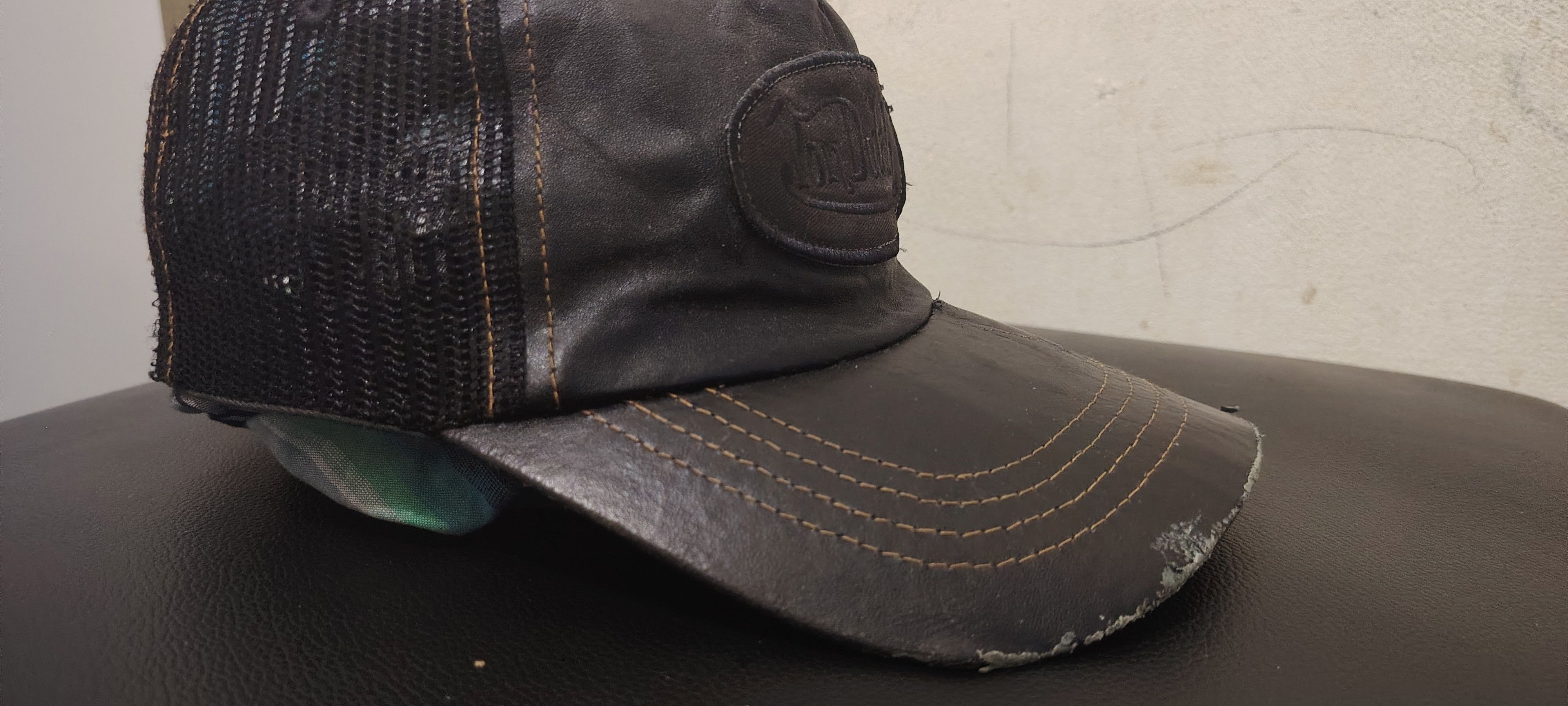 Designer × Japanese Brand × Von Dutch 💥Distressed💥Thrashed💥 Black Von Dutch Trucker Hat Size ONE SIZE - 11 Thumbnail