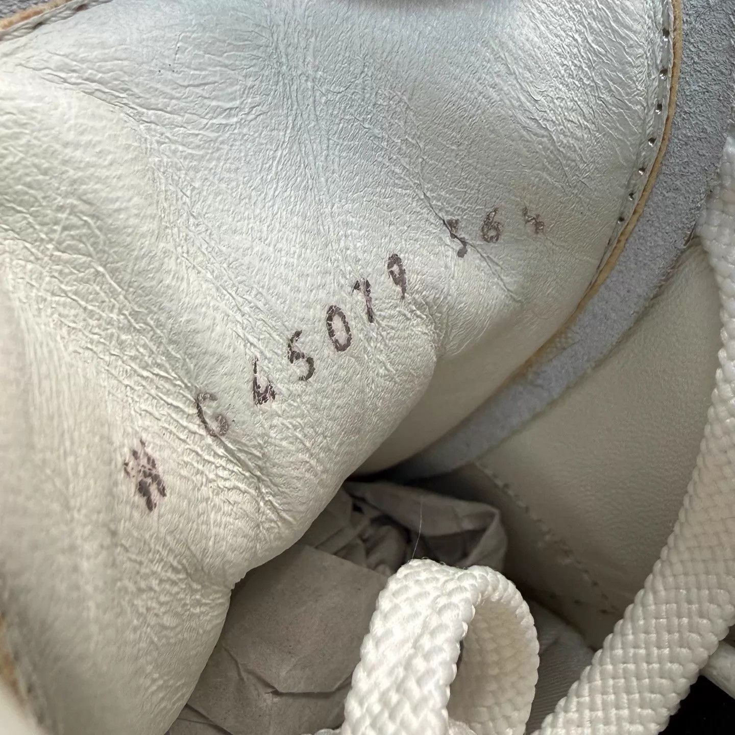 Chanel Chanel 23A CC logo white sneakers EU36.5 99 Size US 6 / IT 36 - 8 Thumbnail