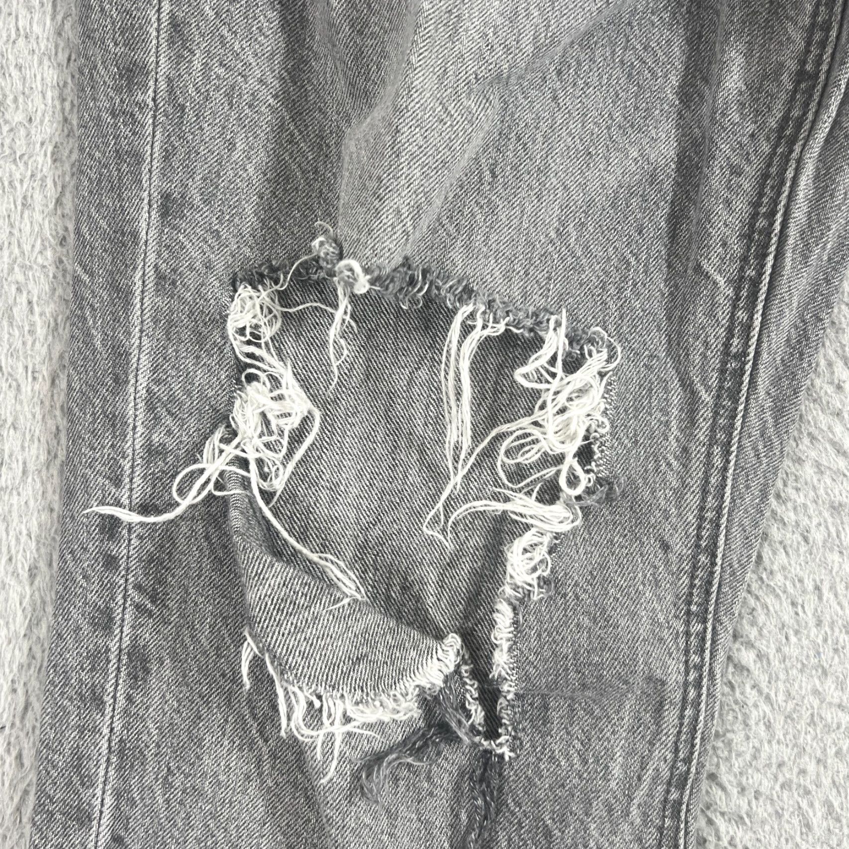 American Eagle Outfitters American Eagle Hi Rise Mom Jeans Womens 6 Gray Distressed Stretch Denim 90s Size 28" / US 6 / IT 42 - 2 Thumbnail