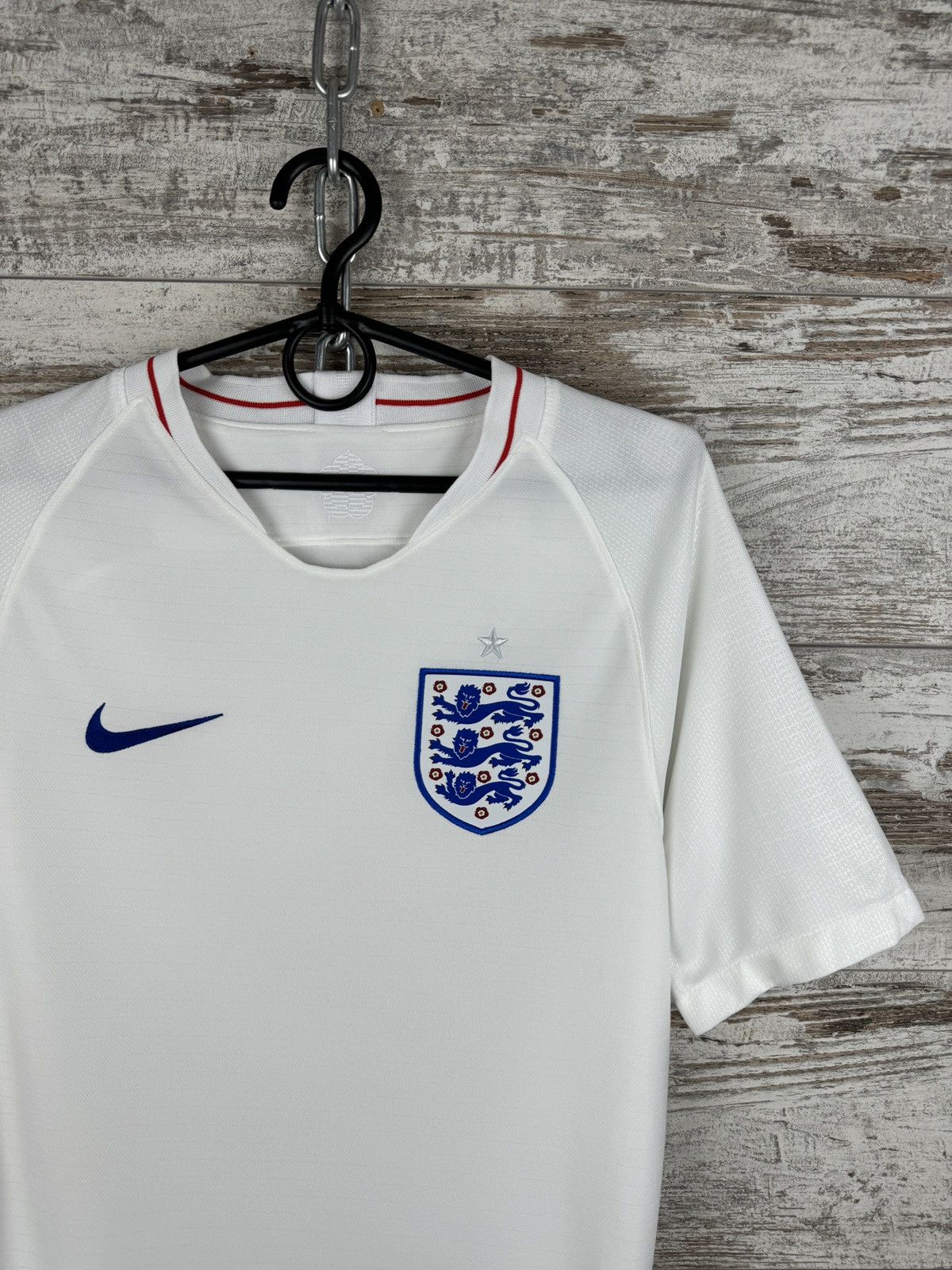 Nike Mens Nike England National Team T-shirt soccer jersey tee OG Size US S / EU 44-46 / 1 - 2 Thumbnail