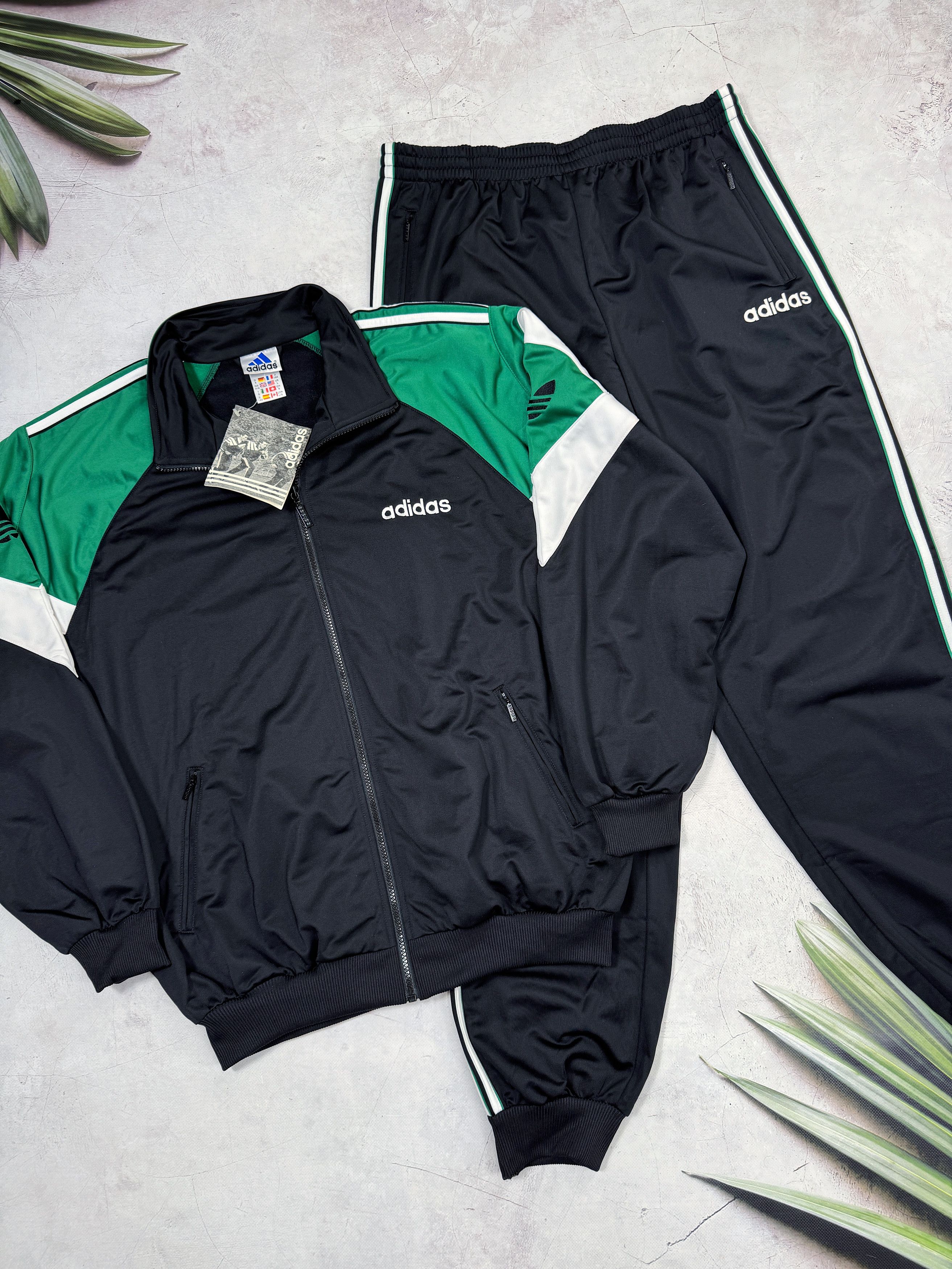 Adidas × Vintage Vintage Adidas Track Suit Jacket & Pants TAIWAN 90s Size US XL / EU 56 / 4 - 1 Thumbnail