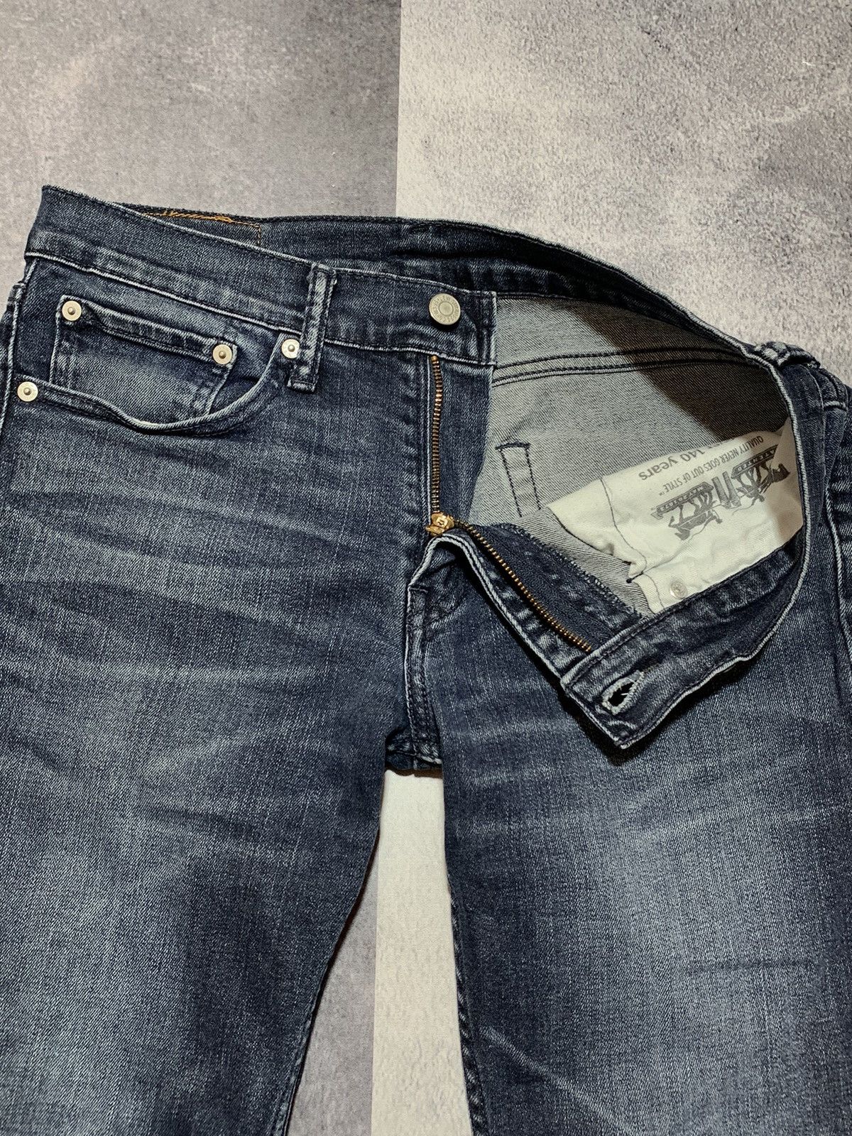 Levi's × Vintage Vintage Y2K Levi’s jeans streetwear style size 31x32 Size US 31 - 6 Thumbnail