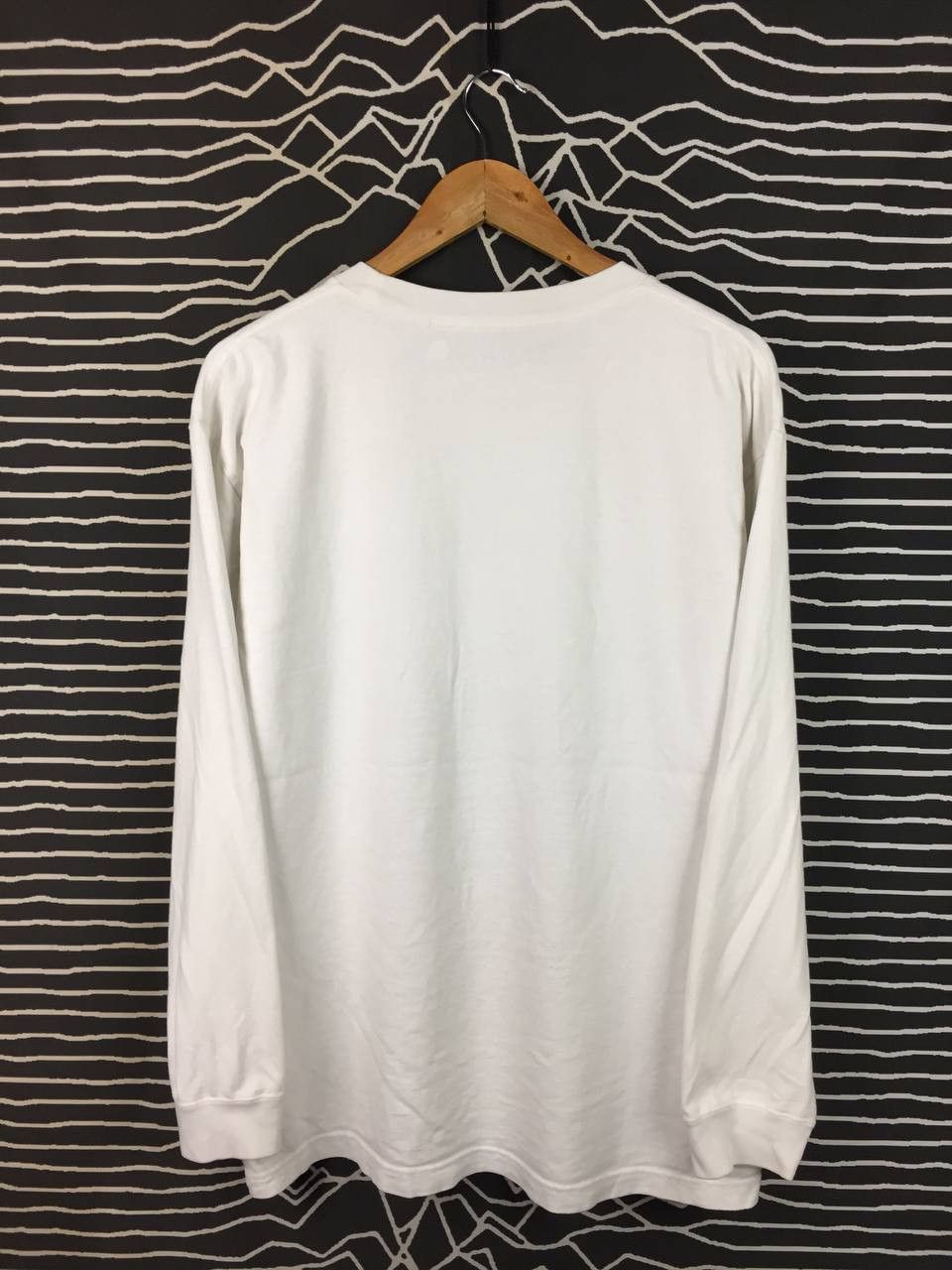 Uniqlo Uniqlo UT x Alex Olson Skater Collection Flower Hour Tee Size US L / EU 52-54 / 3 - 5 Thumbnail