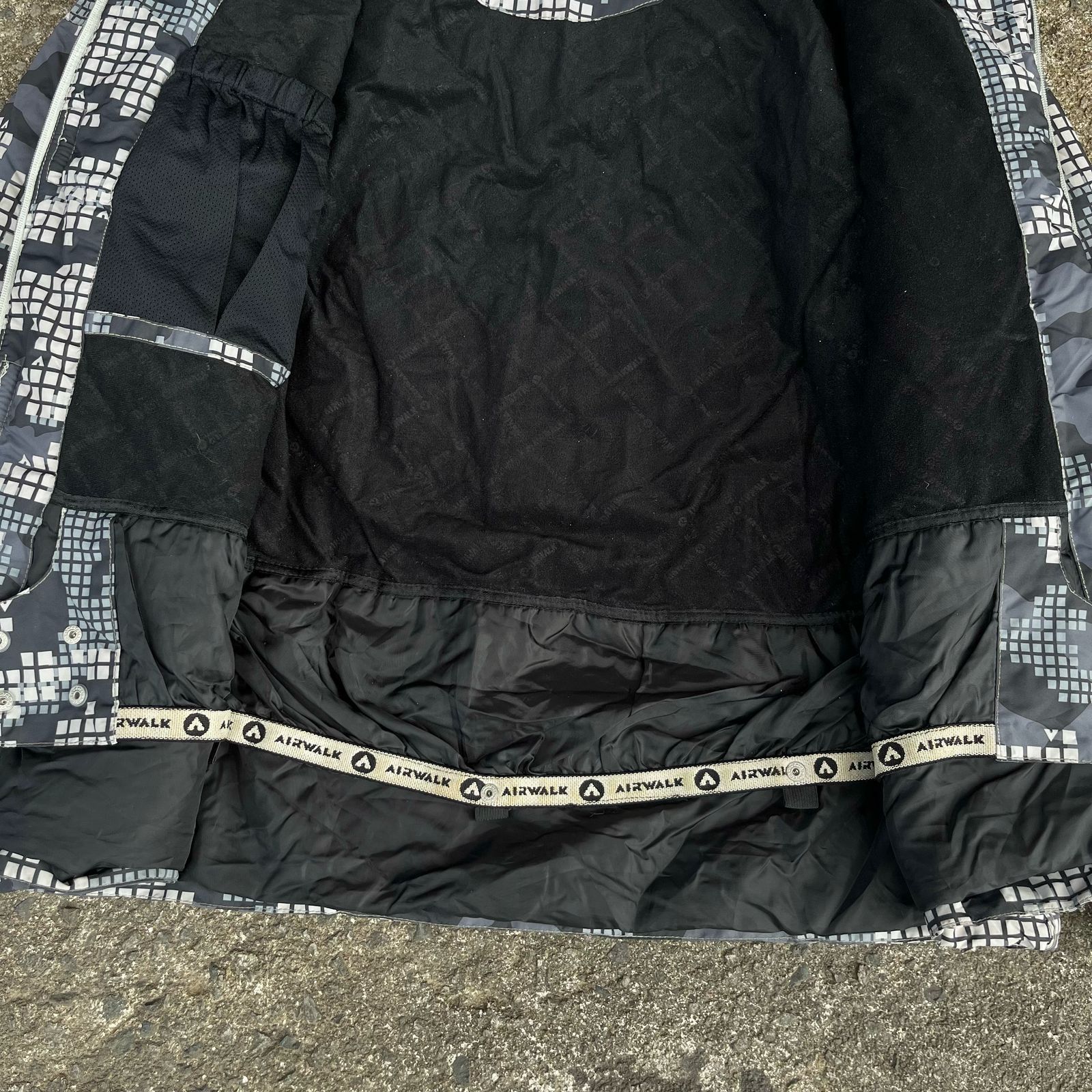 Airwalk × Vintage RARE Vintage Airwalk Puffer Camo Jacket Polar Inner Size US XL / EU 56 / 4 - 11 Thumbnail
