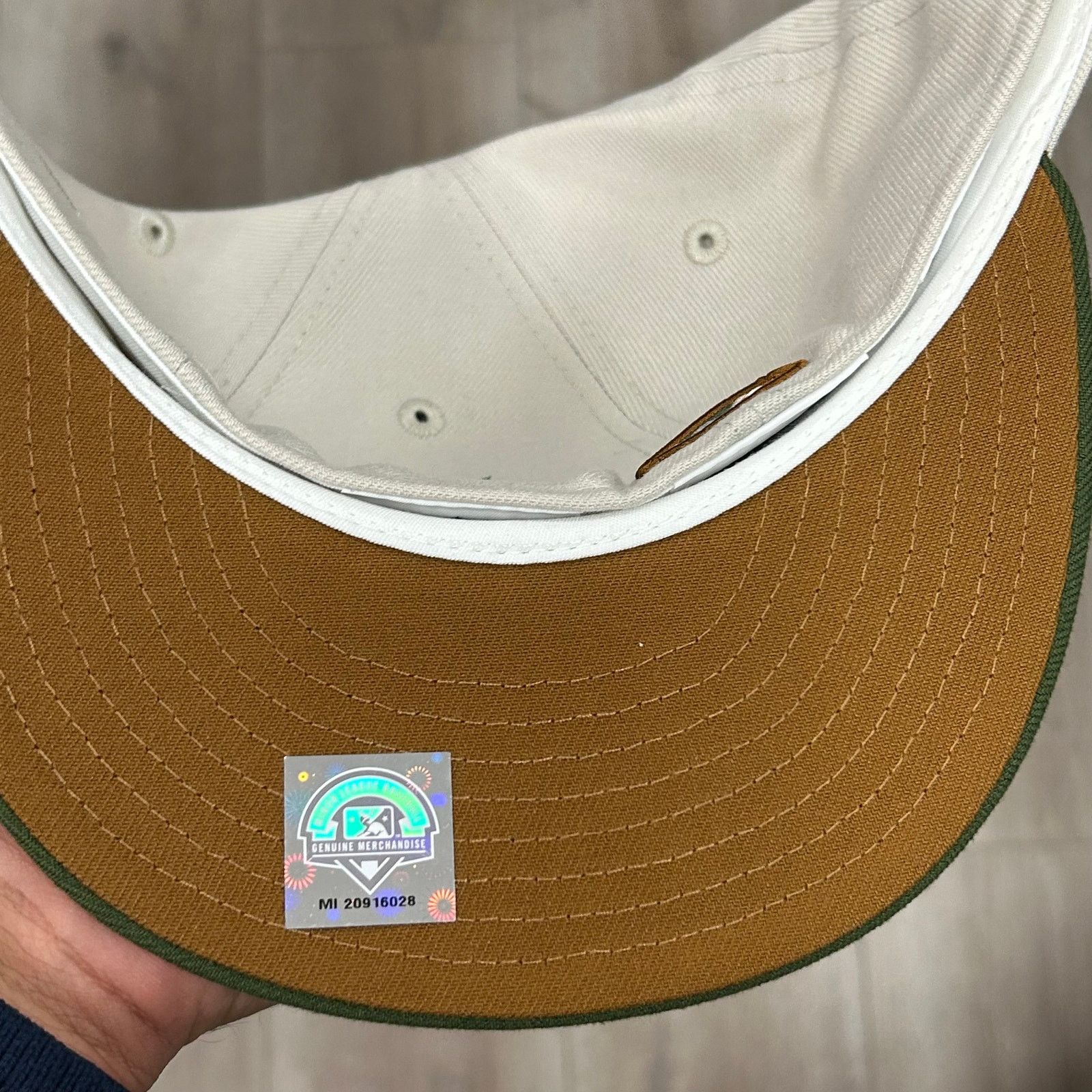 New Era New Era Buffalo Bisons fitted cap HAT Cream Olive Size 7 1/4 Size ONE SIZE - 6 Thumbnail