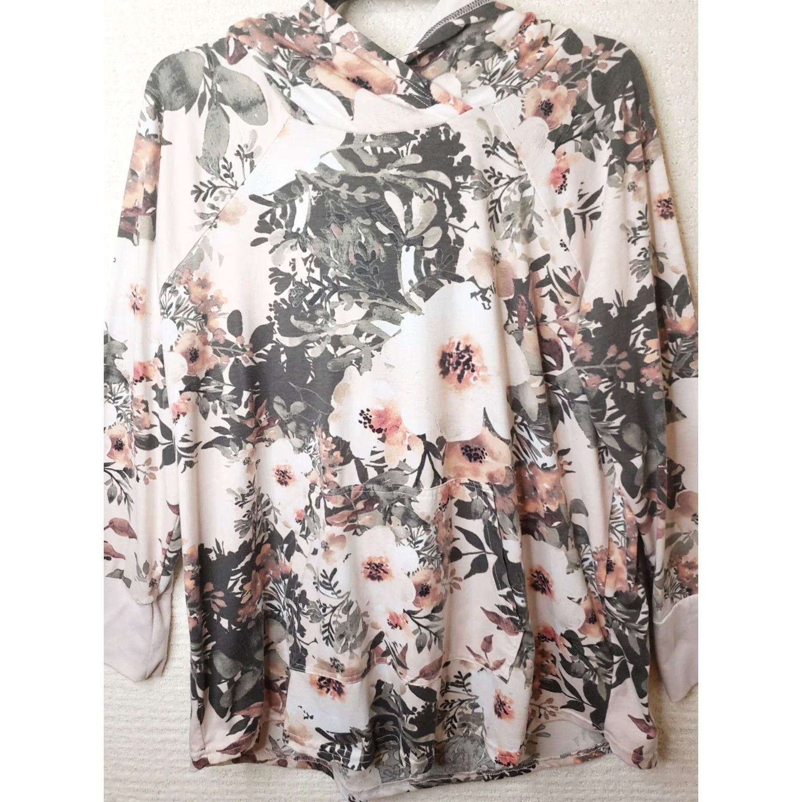 Vintage LuLaRoe Women's 2XL Pink Gray Floral Hoodie Long Sleeve Round Neck Kangaroo Pockets Pullover Hoodie Casual Womens Size XXL / US 16-18 / IT 52-54 - 2 Thumbnail