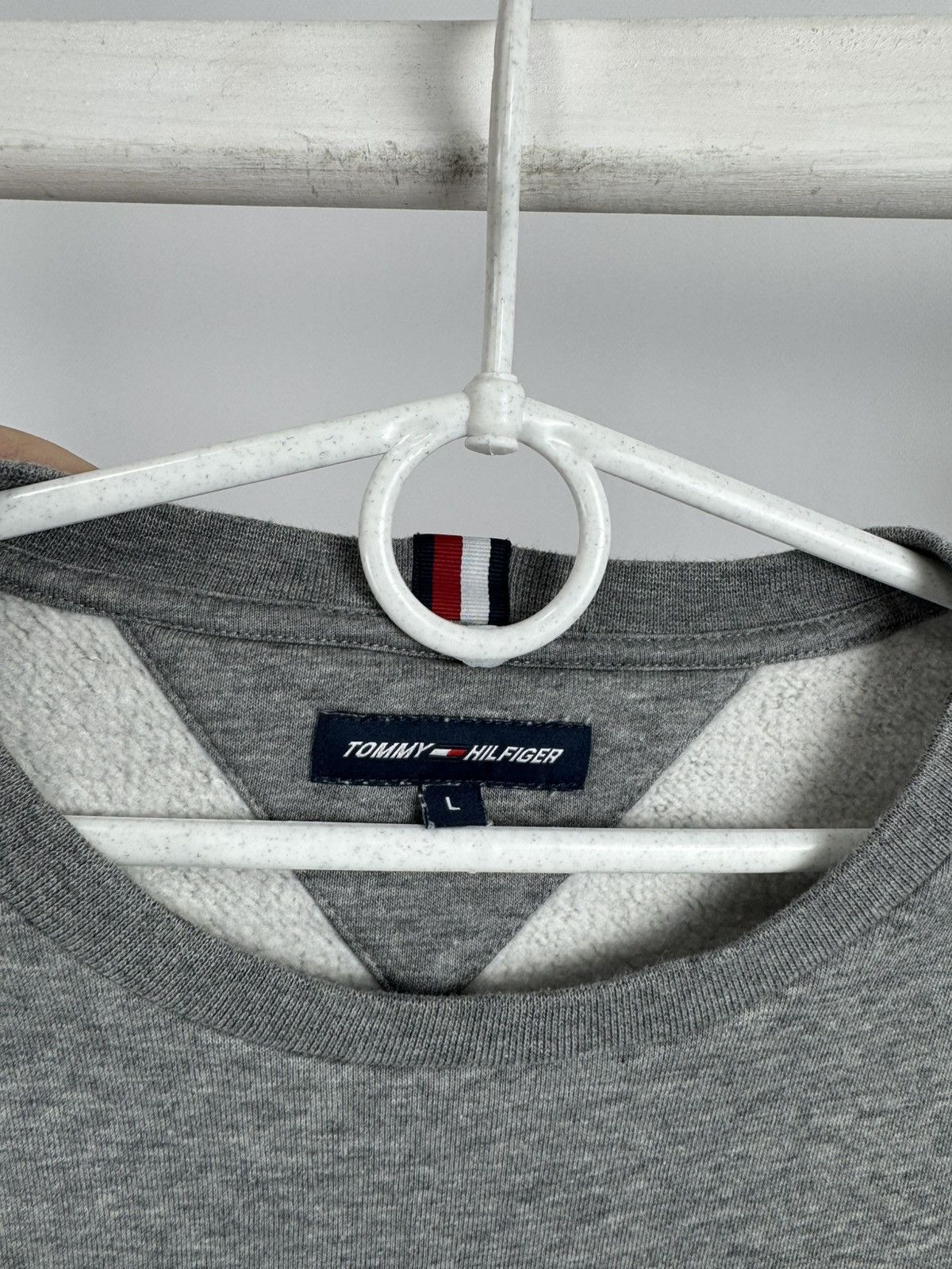 Tommy Hilfiger Rare Tommy Hilfiger Sweatshirt Size US L / EU 52-54 / 3 - 5 Thumbnail