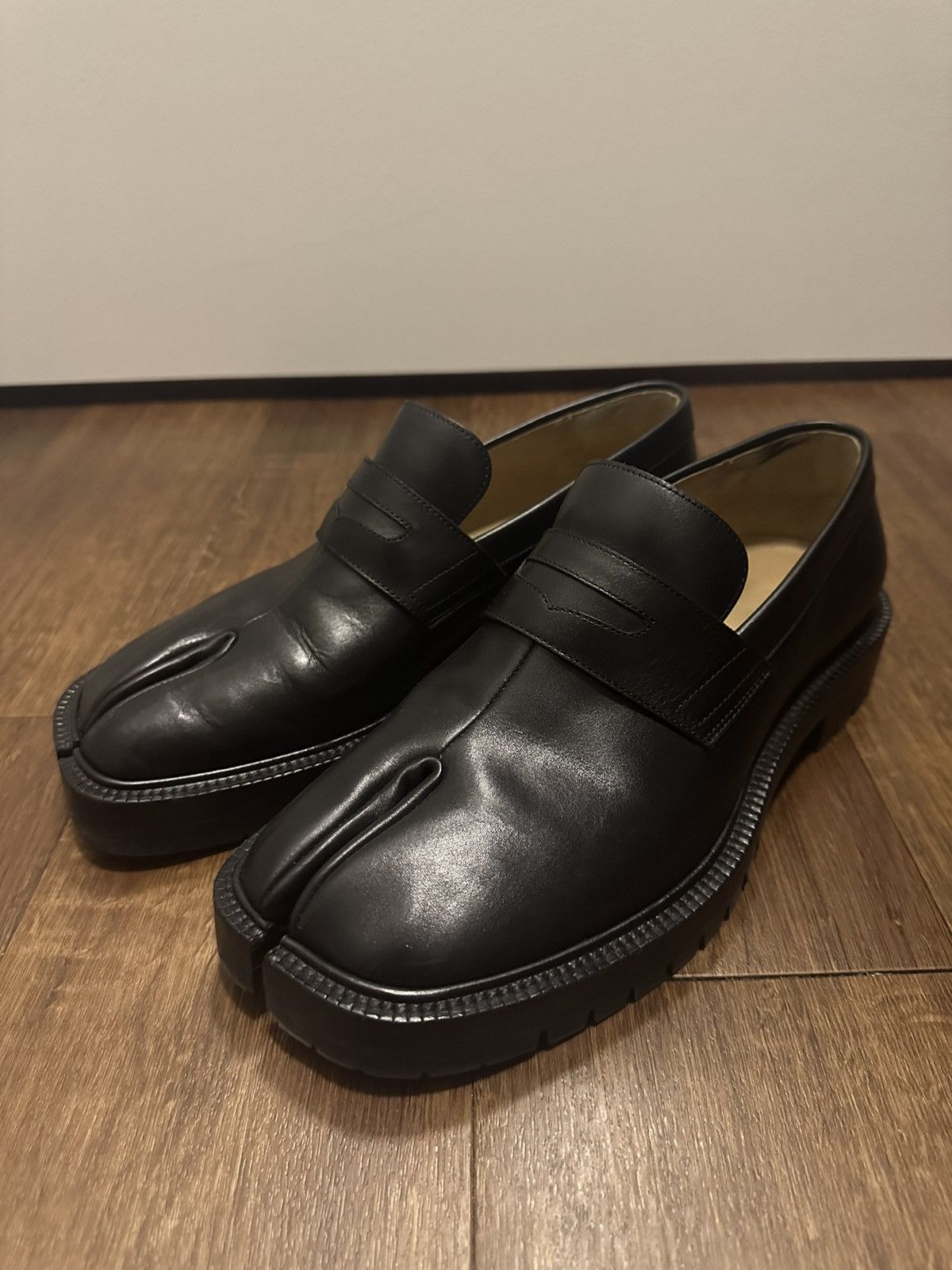 Maison Margiela Maison Margiela Black Leather Chain Loafers | Grailed