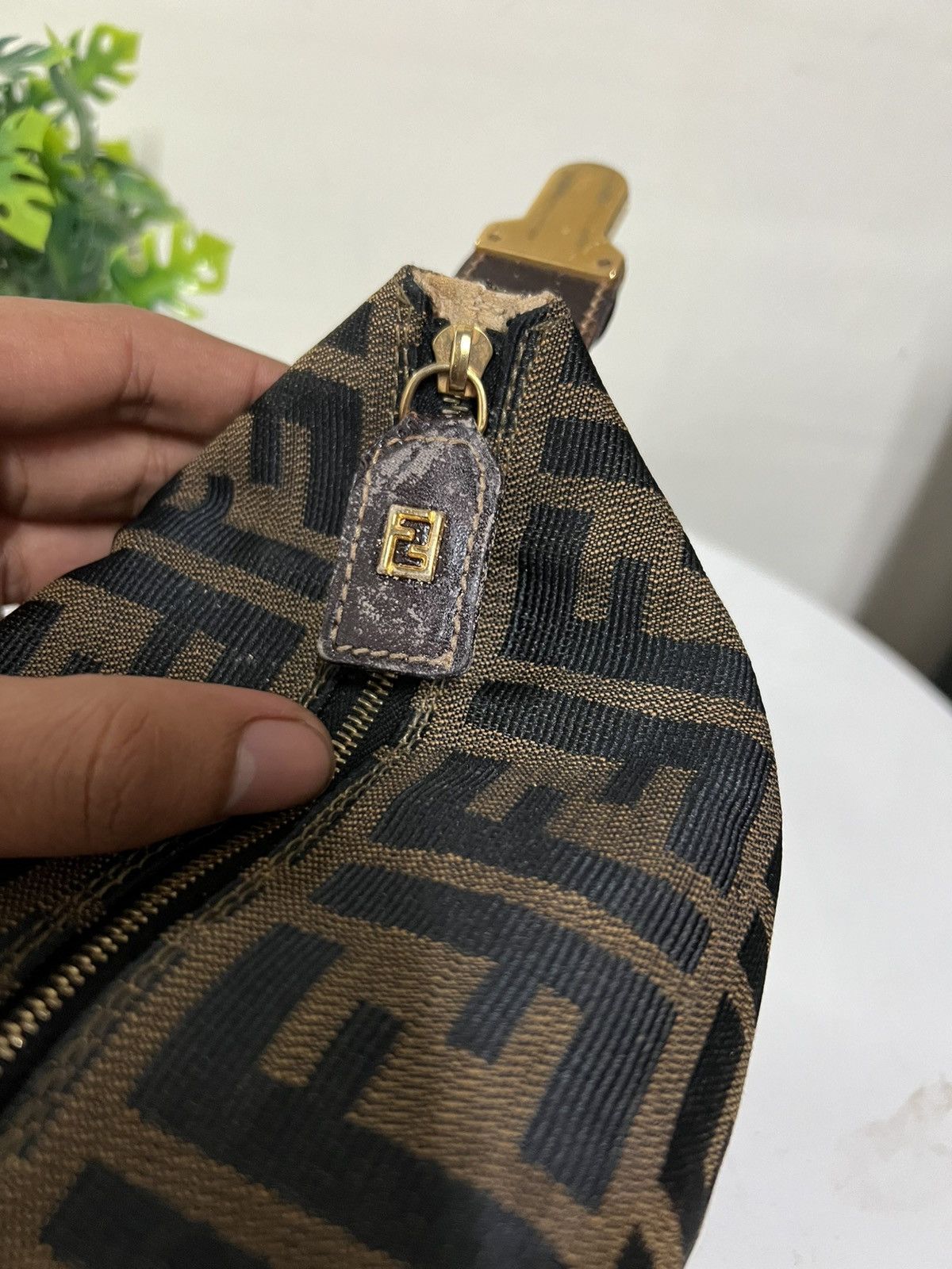 Fendi Authentic Fendi Vanity Size ONE SIZE - 9 Thumbnail