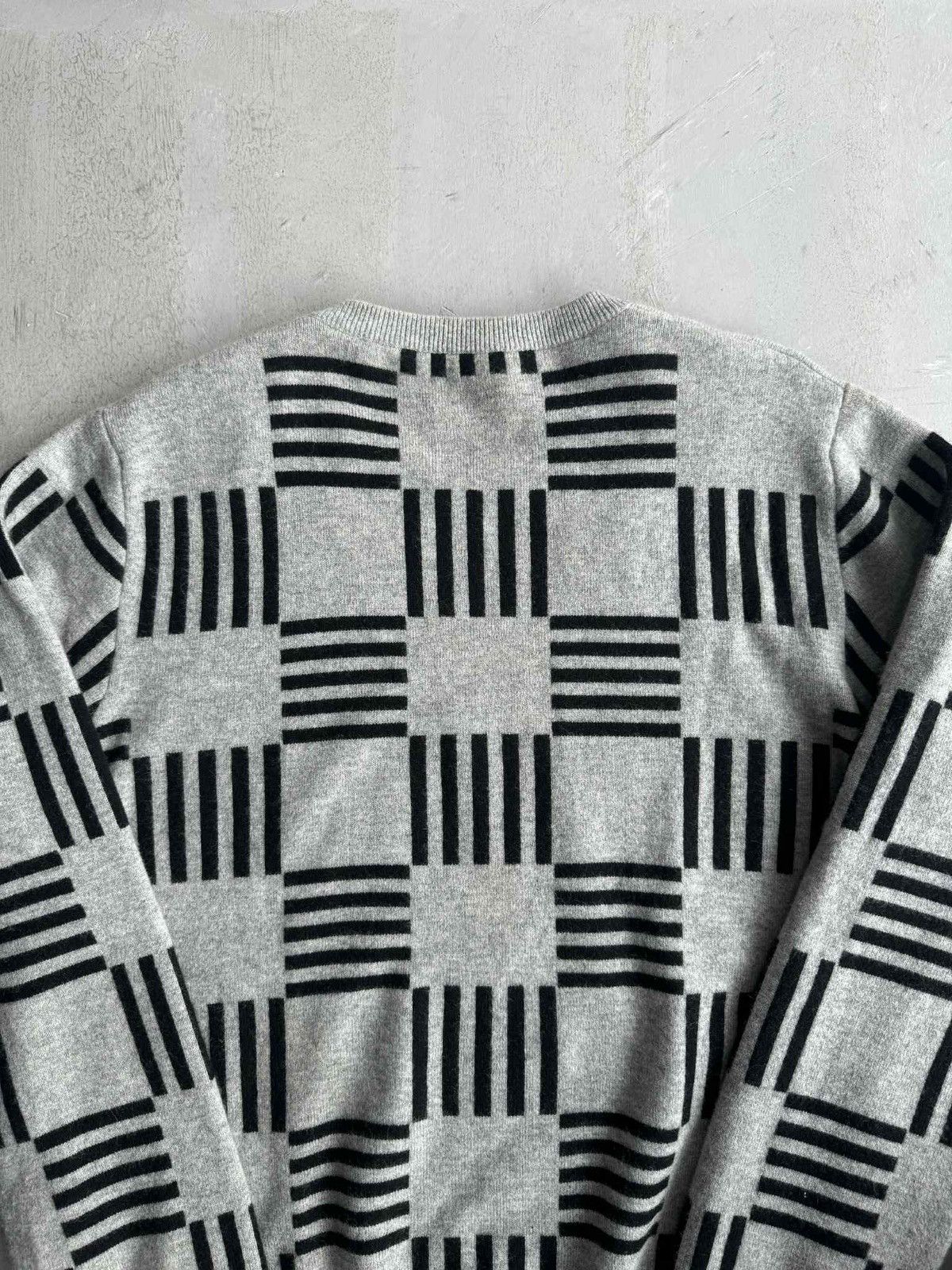 Louis Vuitton Louis Vuitton - Distorted Damier Crewneck Size US XL / EU 56 / 4 - 5 Thumbnail
