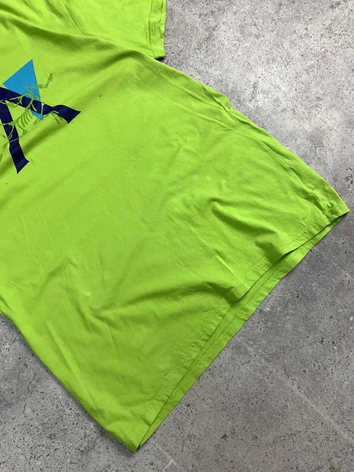 Arc'teryx × Vintage Arcteryx Hype Big Logo Streetwear Tee Size US L / EU 52-54 / 3 - 3 Thumbnail