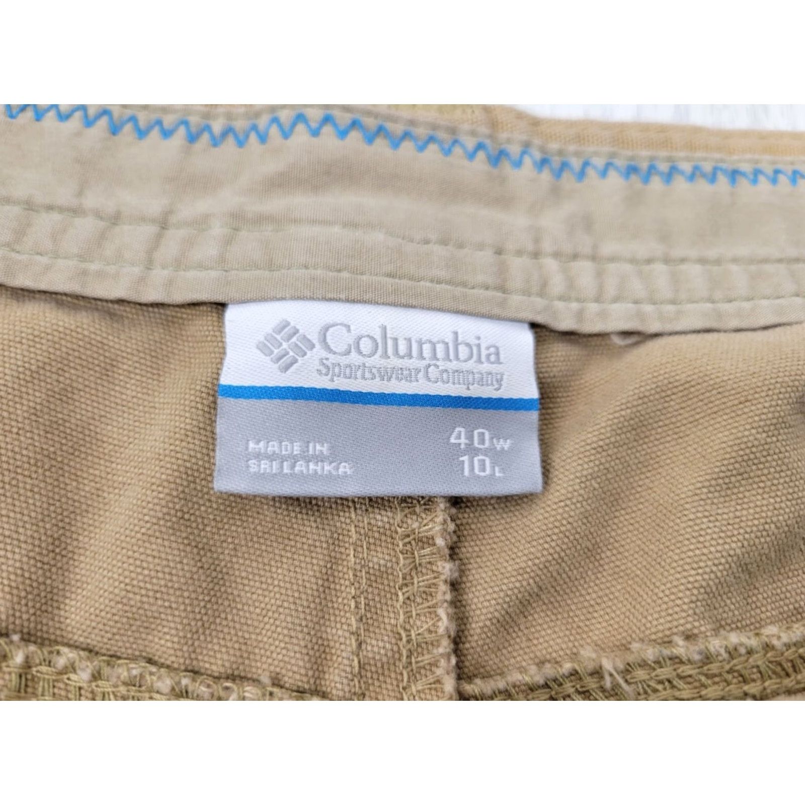 Vintage Columbia Cargo Shorts Men's 40 X 10 Tan Khaki Beige Flat Front 10in Inseam Regular Waist Casual Workwear Travel Size US 40 / EU 56 - 2 Thumbnail
