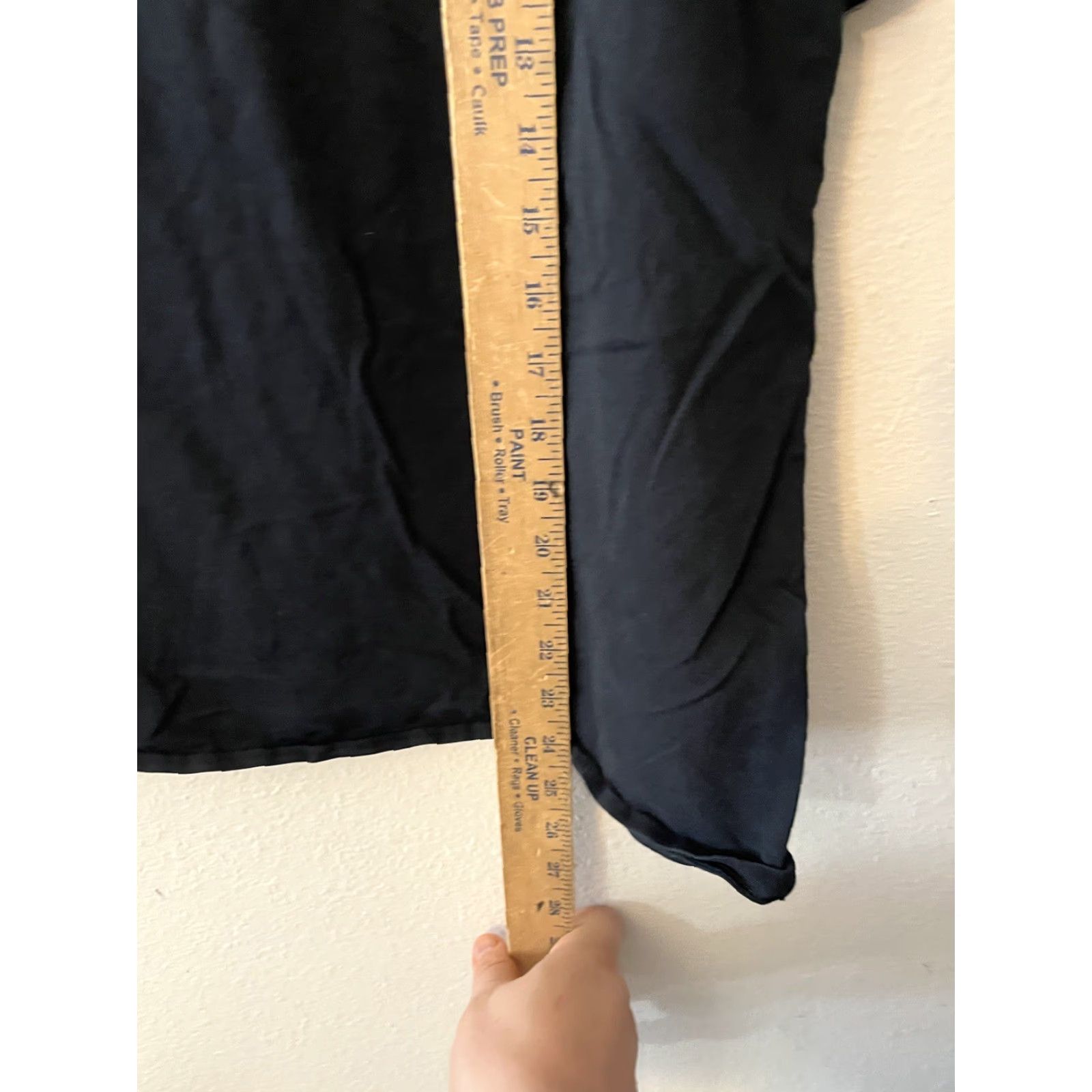 Banana Republic Banana Republic T-shirt Women Size Large Black V-Neck Solid Size L / US 10 / IT 46 - 4 Thumbnail