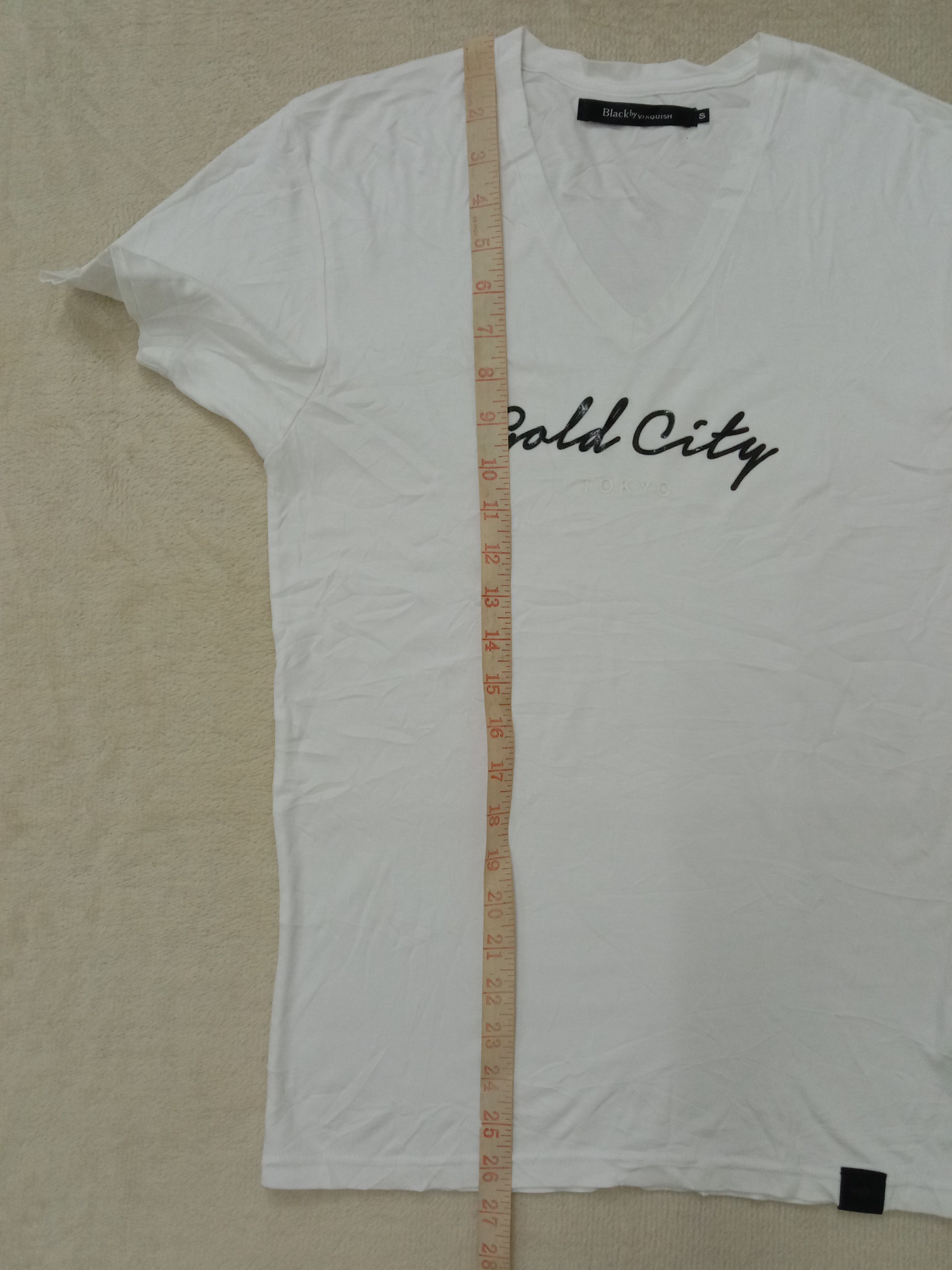Vanquish Vanquish Gold City Tokyo V-neck Tshirt Size S / US 4 / IT 40 - 8 Thumbnail