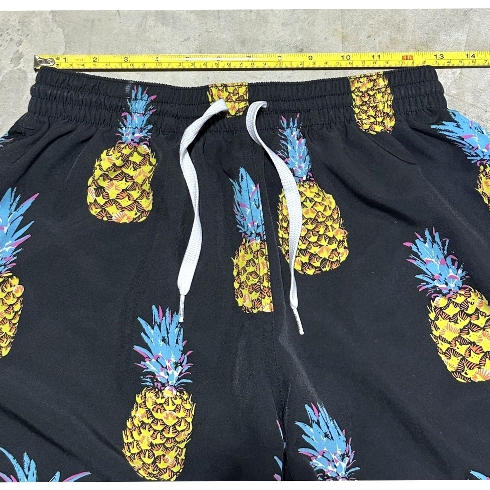 Chubbies Chubbies The Pineapple Sundaes Classic Swim Trunks M Black Brief Lined 5.5" Men Size US 31 - 4 Thumbnail