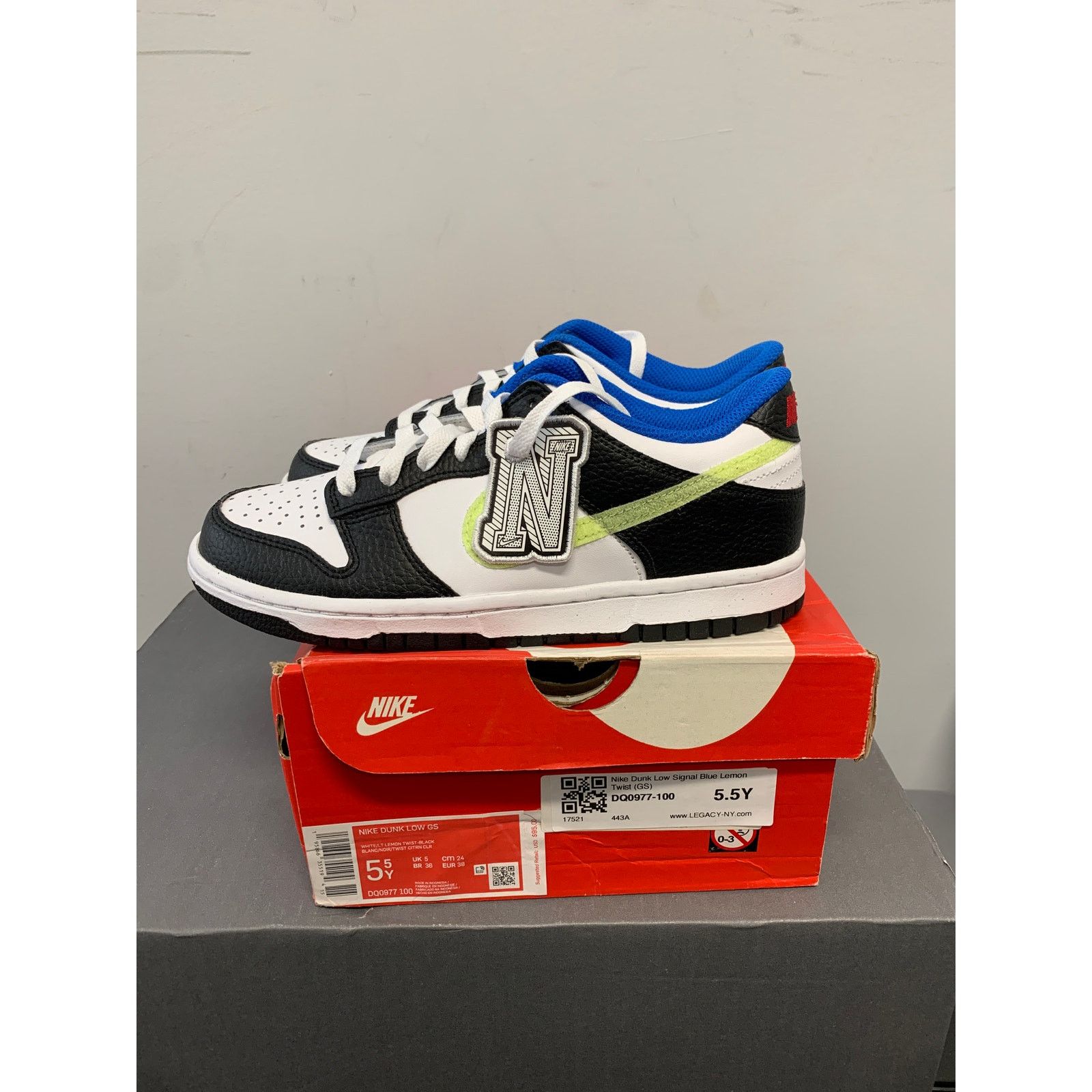 Nike Nike Dunk Low Signal Blue Lemon Twist GS Size 5.5 NEW Size US 5.5 / EU 38 - 4 Thumbnail