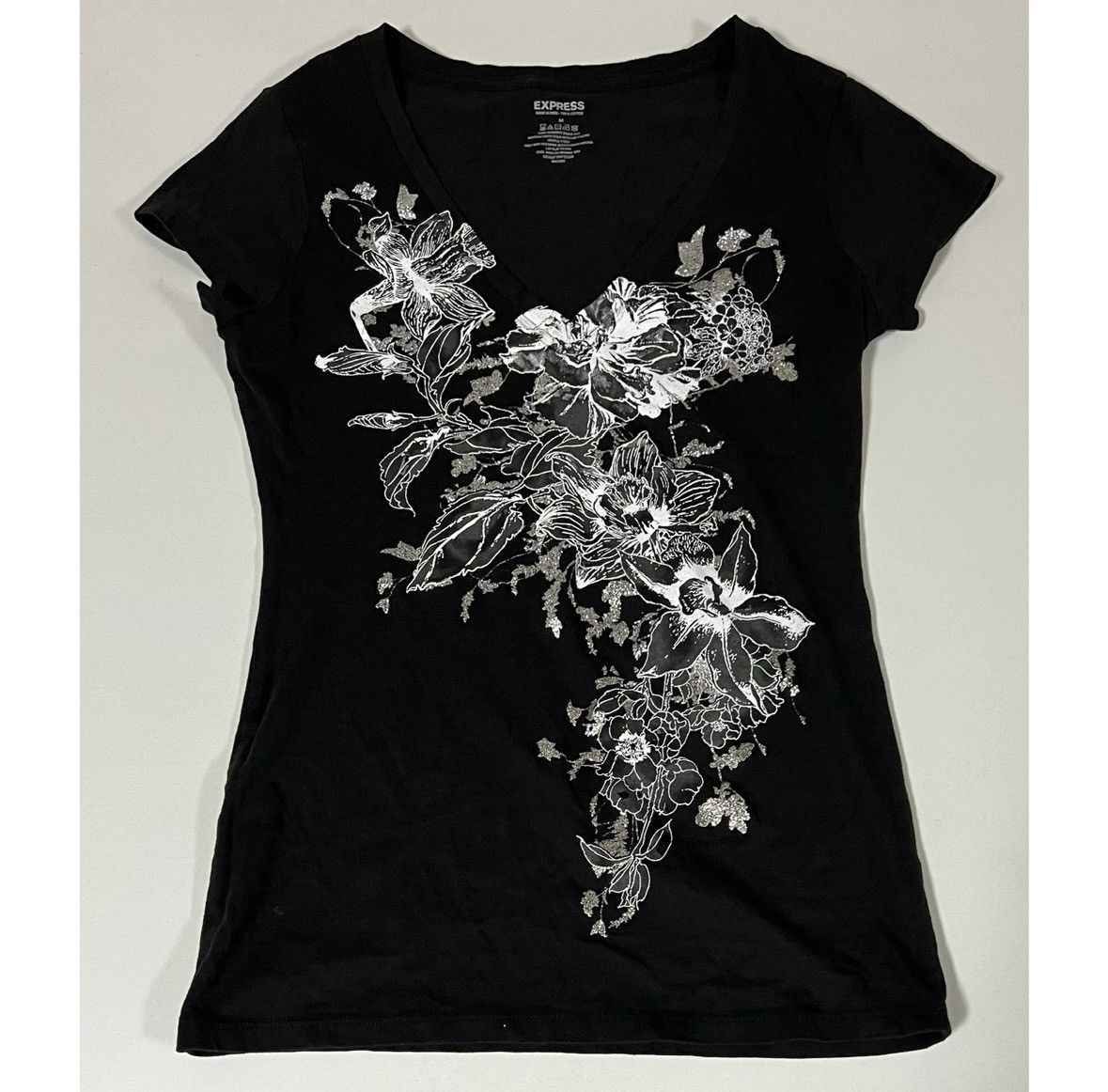 Express Express Black Floral Graphic V-Neck Shirt Top Tee Size M 🤍🖤 Size M / US 6-8 / IT 42-44 - 1 Thumbnail