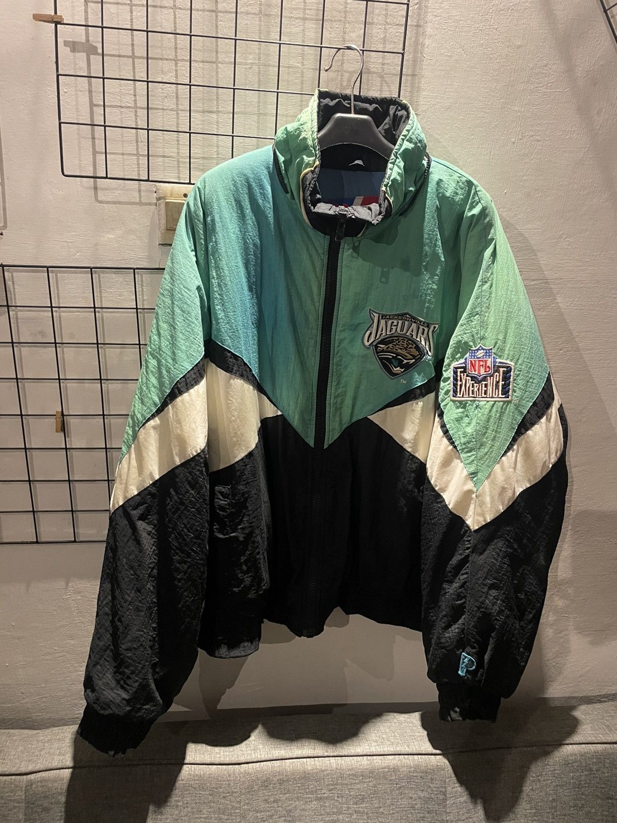 NFL × Pro Player × Vintage Vintage Pro players Jaguars Jacket Size US L / EU 52-54 / 3 - 2 Thumbnail