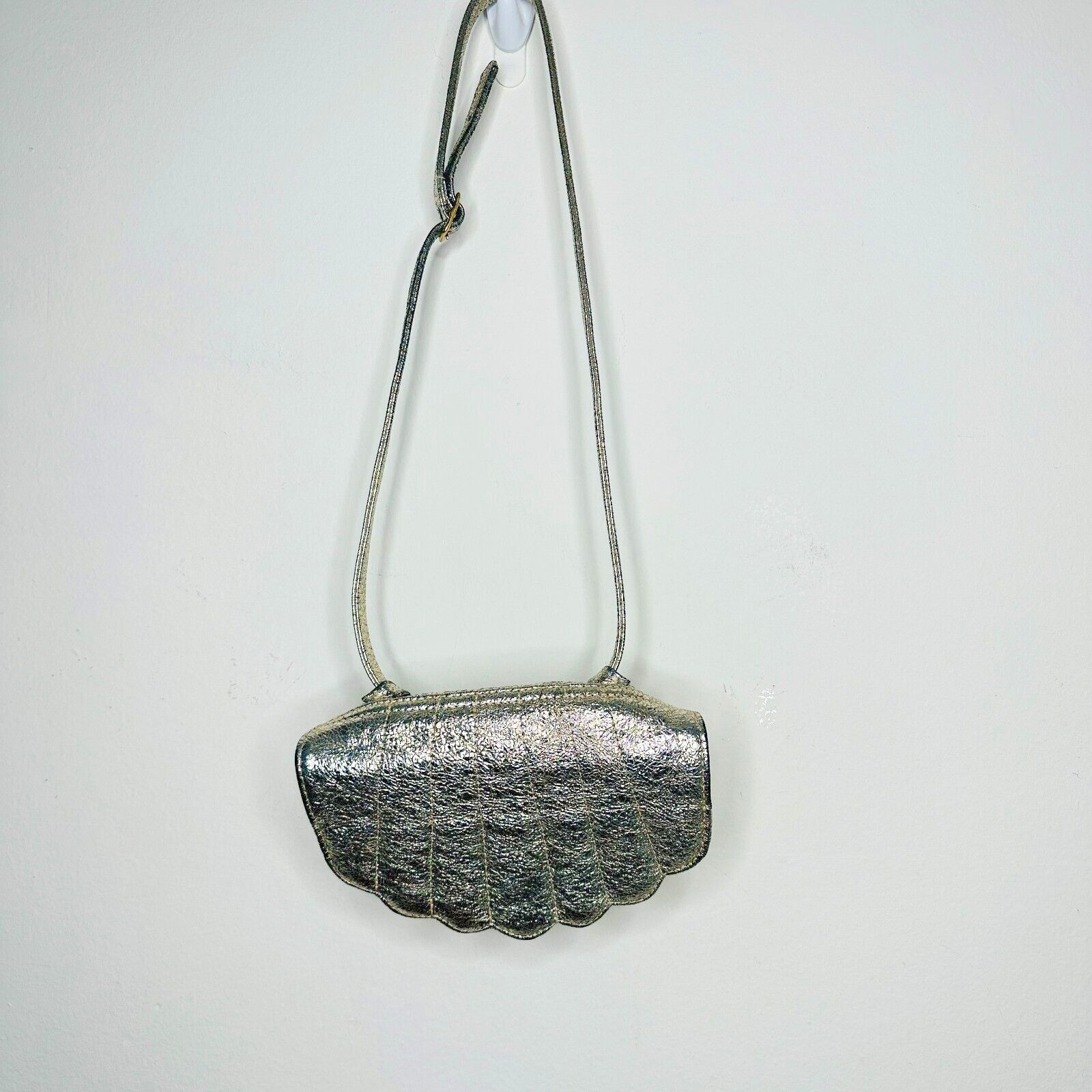 Other C.A.B. Gold-Silver Shimmer Clamshell Shoulder Bag Snap Close Size ONE SIZE - 3 Thumbnail