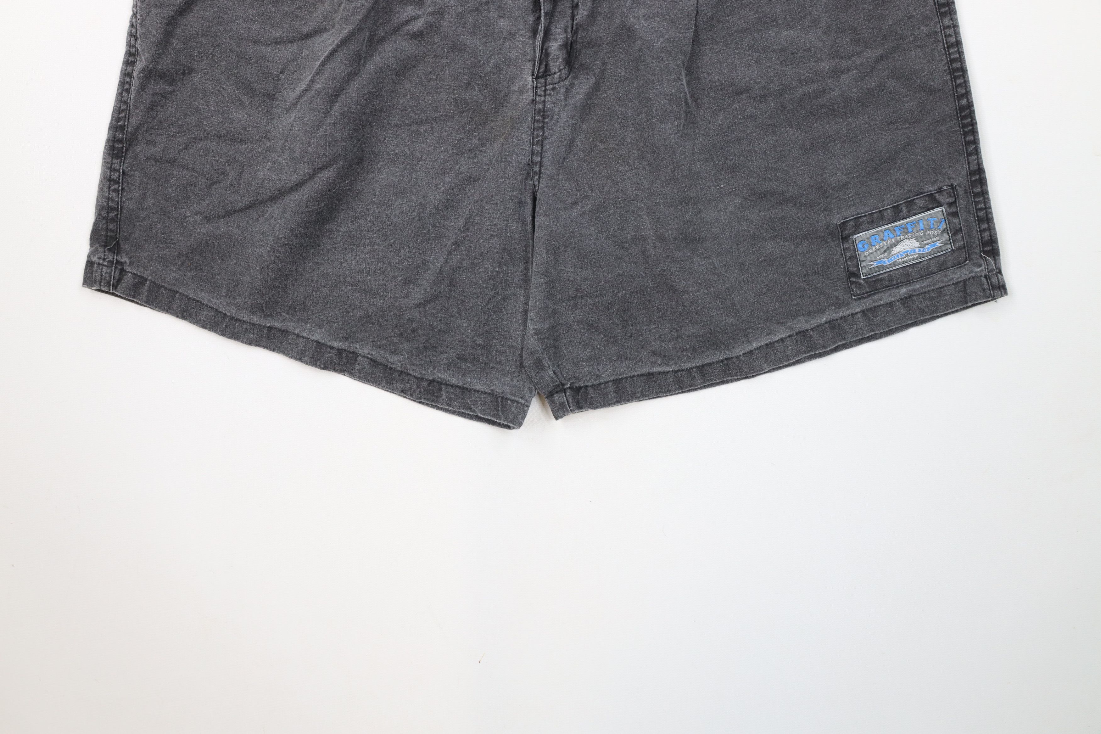Vintage Vintage 90s Streetwear Stonewash Knee Pleated Shorts Black Size US 36 / EU 52 - 4 Thumbnail