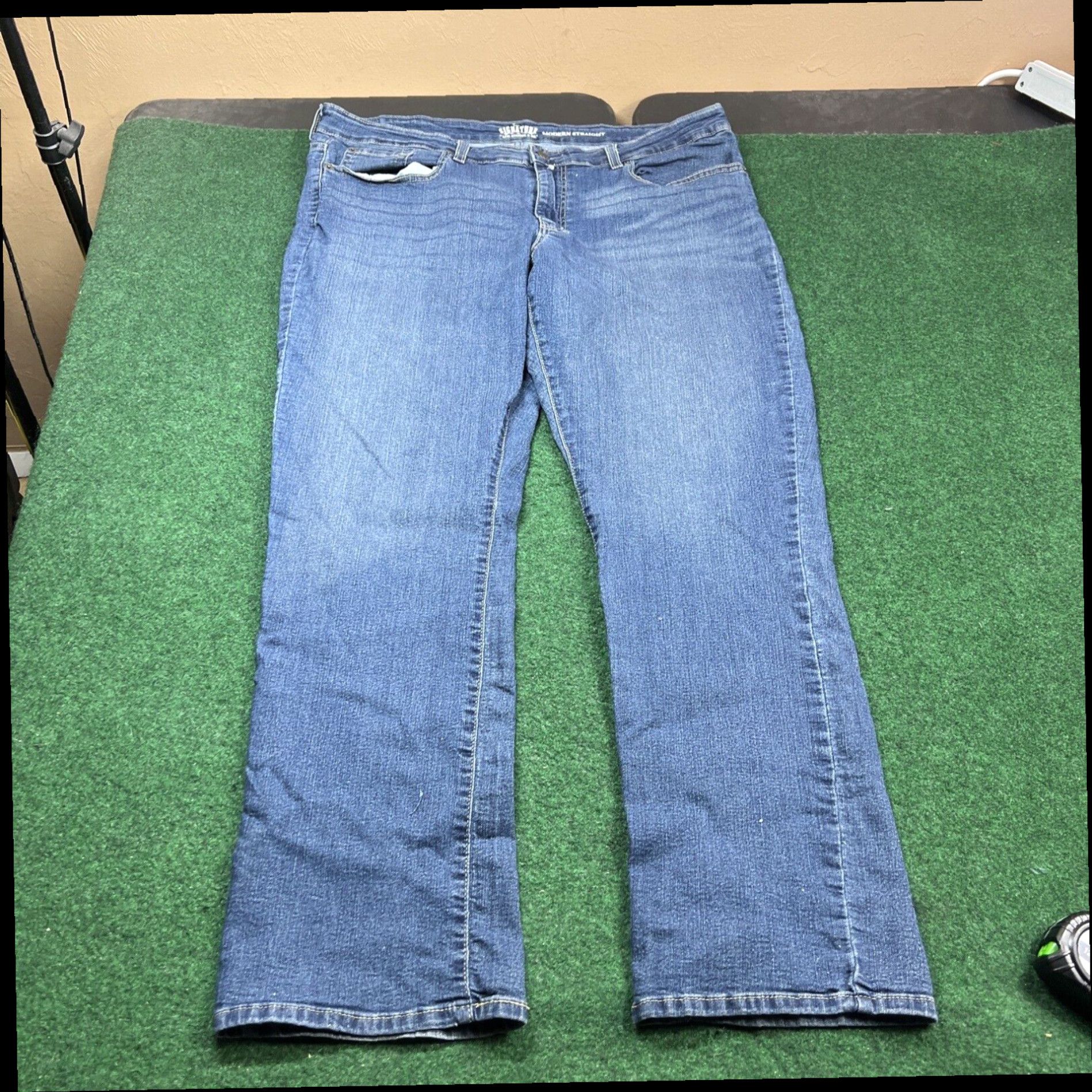 Levi's Signature Levi Strauss Womens 22M Modern Slim Blue Jeans Measures 38x30 Size 40" / US 18 - 1 Thumbnail