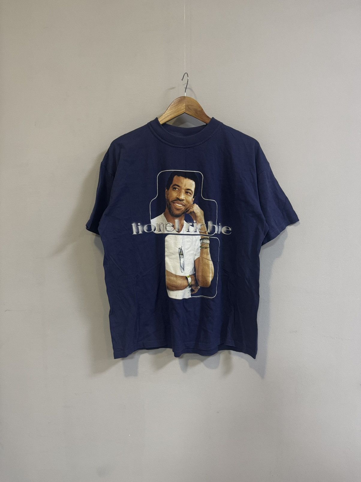 Band Tees × Rap Tees × Vintage 2000 Lionel Richie Rap Style Tour Tee Size US L / EU 52-54 / 3 - 1 Thumbnail