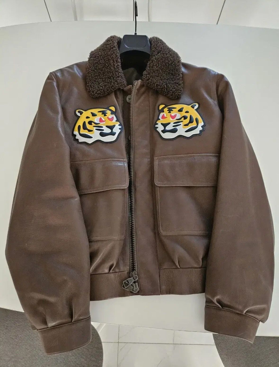 LV x NIGOコラボ Signature Leather Varsity Jacket 関税込 Louis Vuitton x Nigo Signature Leather Varsity Jacket Pale