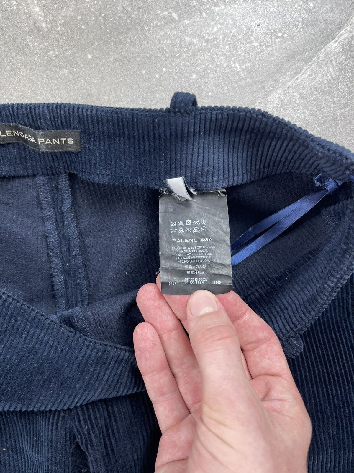 Balenciaga Balenciaga Corduroy Pants Navy Blue Slim Fit Trousers Size 27" / US 4 / IT 40 - 14 Thumbnail