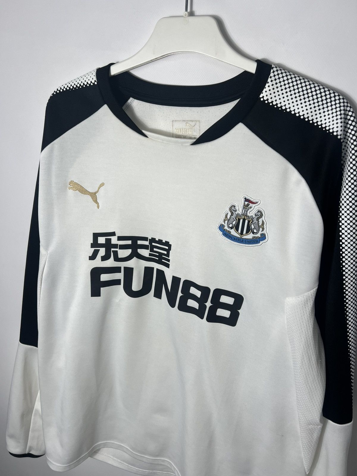 Puma Vintage soccer football Puma Newcastle 2017 Sweatshirt Size US XL / EU 56 / 4 - 2 Thumbnail