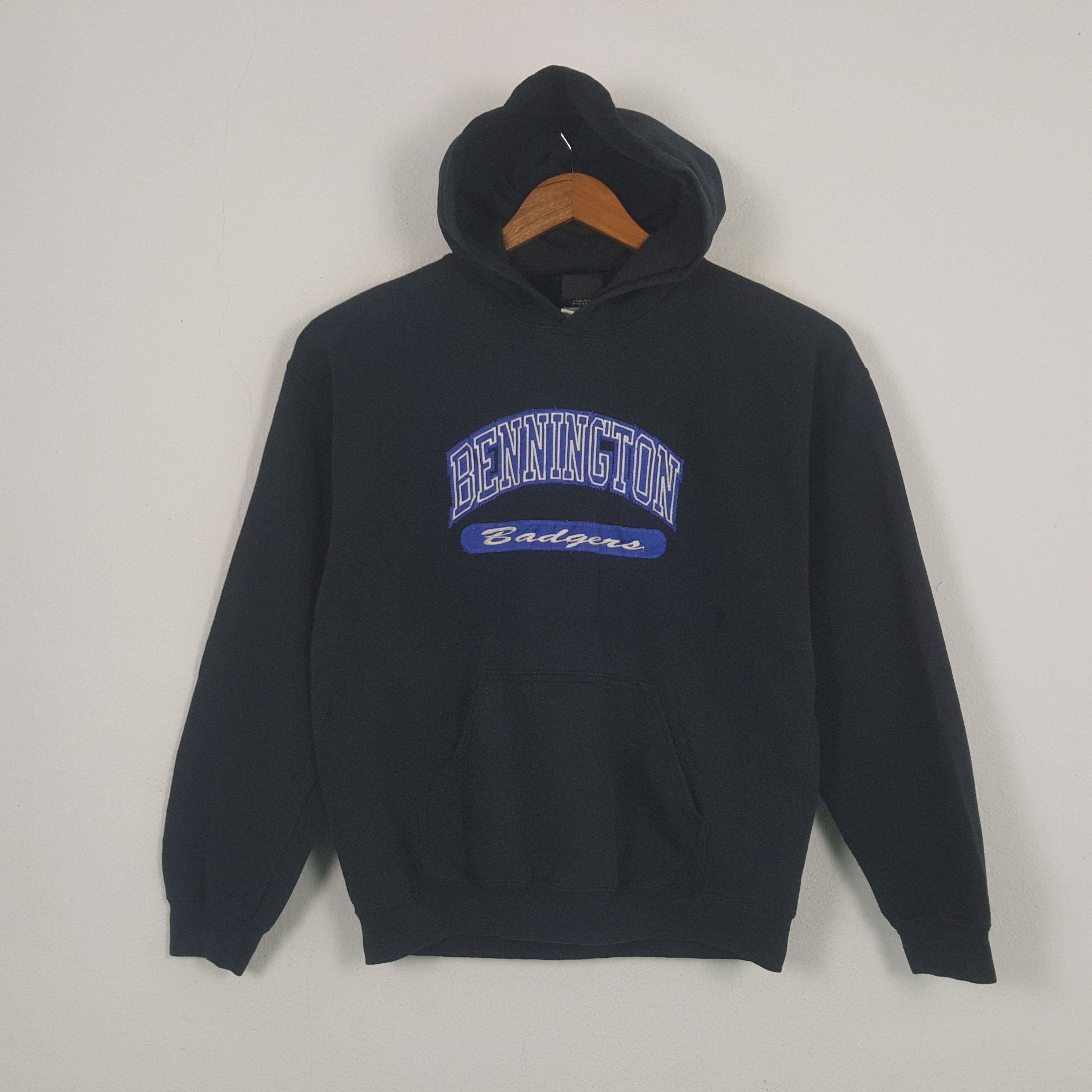 NFL × Vintage Vintage BENNINGTON BADGERS American Football Hoodies C284N15 Size US M / EU 48-50 / 2 - 1 Thumbnail