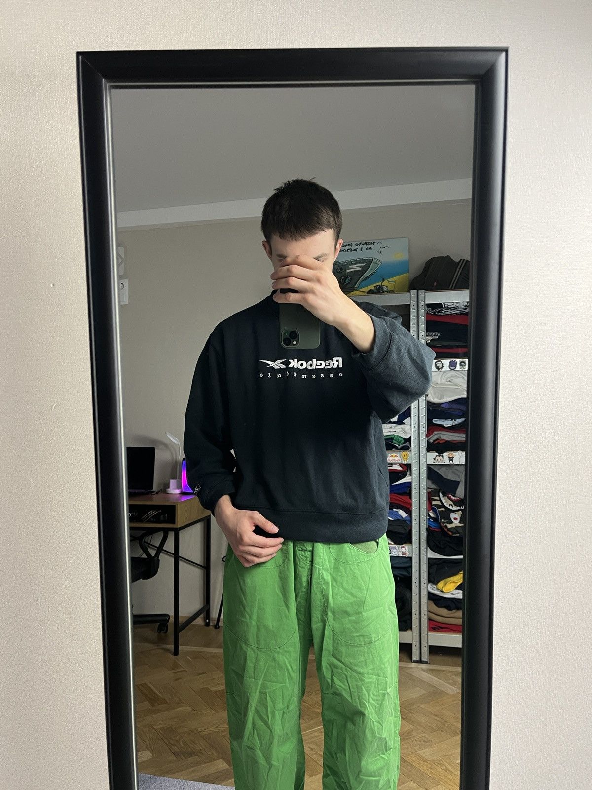 Reebok × Vintage Vintage Reebok Essentials Sweatshirt Embroidered Logo Boxy Size US S / EU 44-46 / 1 - 2 Thumbnail