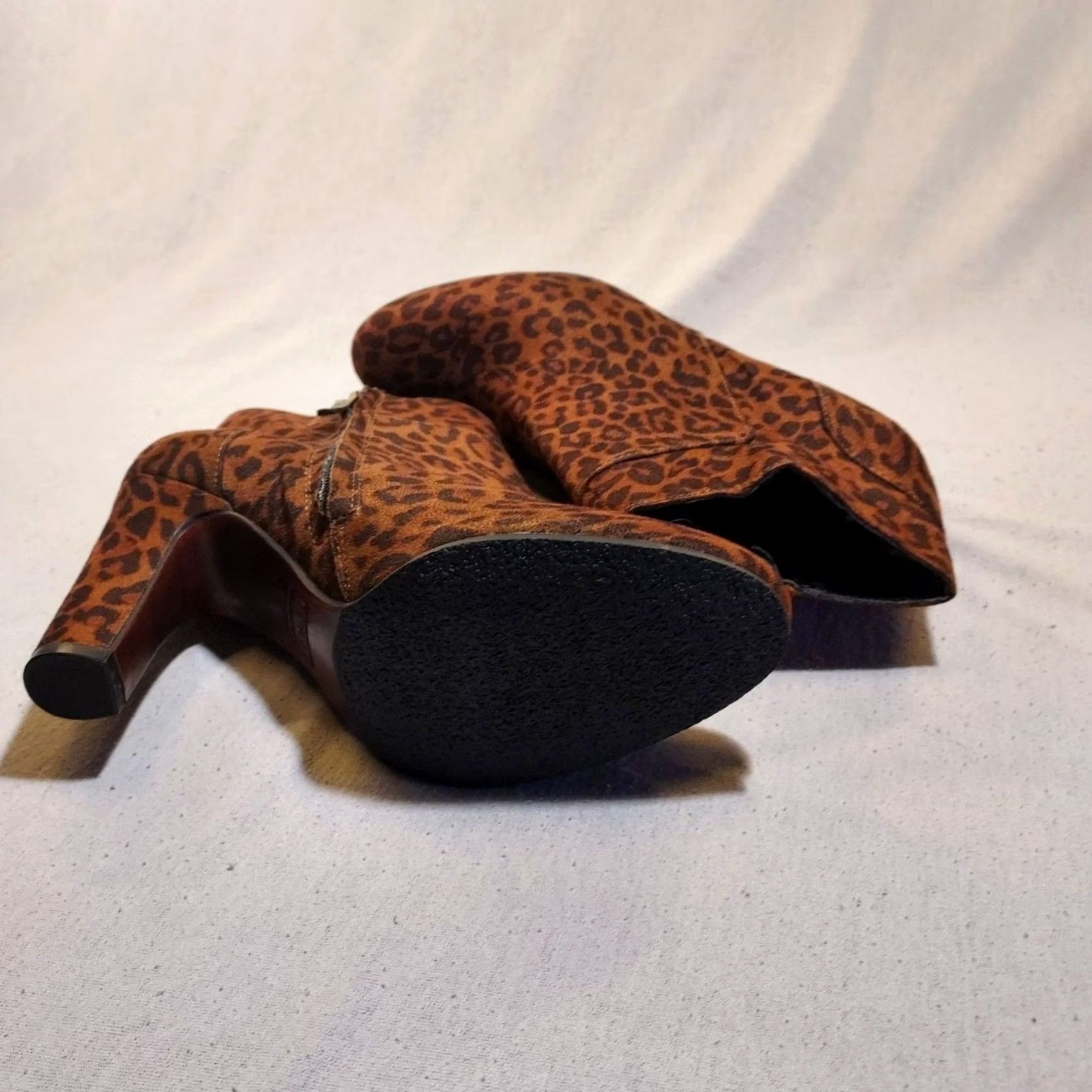 Ann Taylor Ann Taylor LOFT Leopard Ankle Booties Block Heel Zip Shoes Women Leather Ankle Boots Multicolor Animal Print Casual 7M Winter Fall Spring Womens Size US 7 / IT 37 - 7 Thumbnail