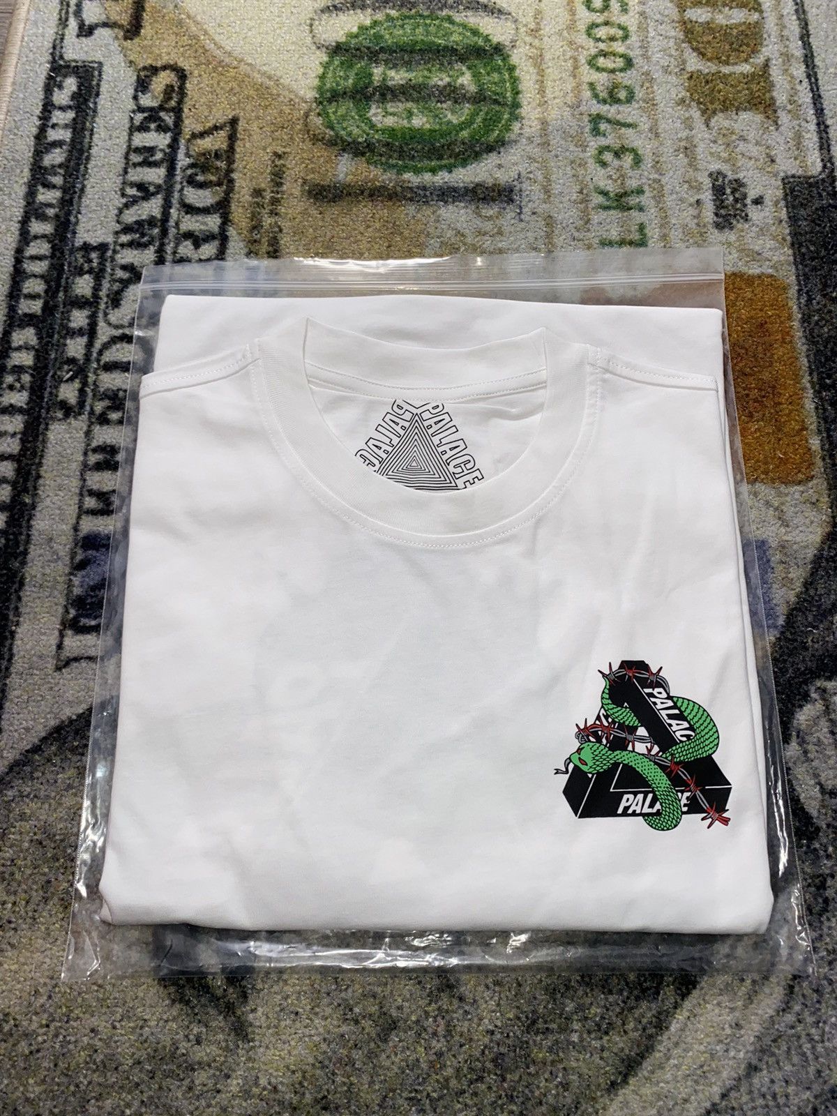 Palace Hesh Mit Fresh Tシャツ ホワイト Palace Hesh Mit Fresh T-Shirt White Men's - SS20 - US