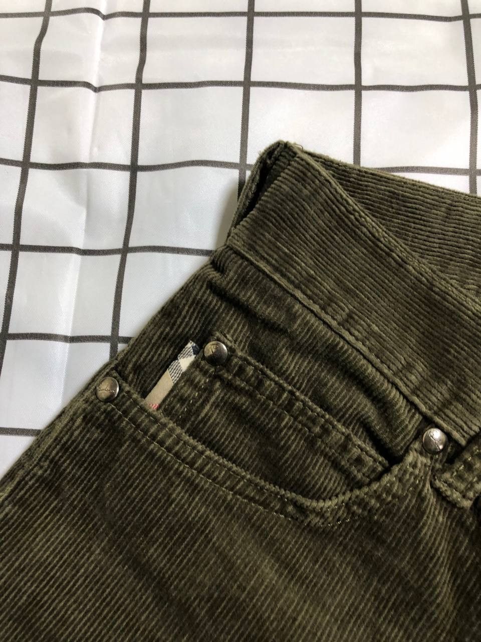 Burberry Burberry Corduroy Tan Pants Trousers made in Italy Size 27" / US 4 / IT 40 - 8 Thumbnail