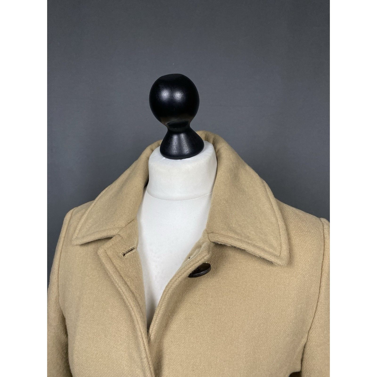 Burberry Burberry Women's Beige Wool Belted Trench Coat Size 40 Size S / US 4 / IT 40 - 6 Thumbnail