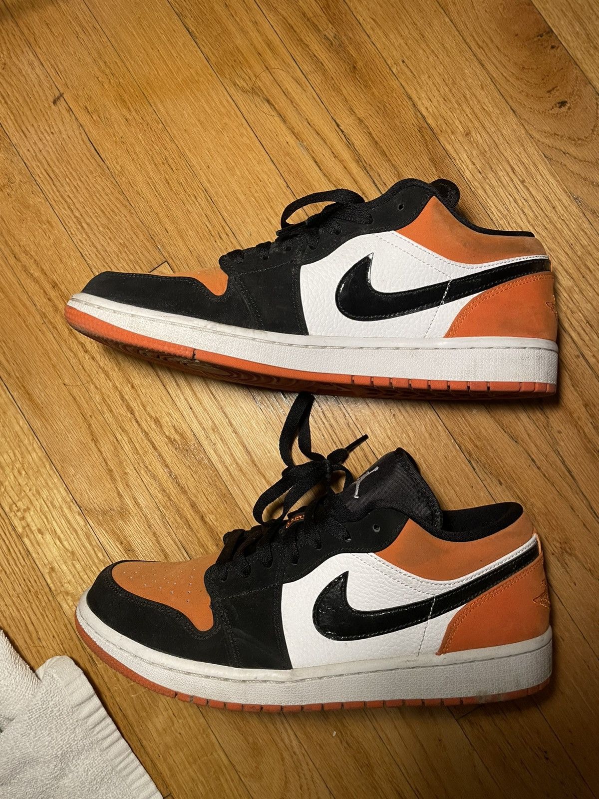 Jordan Brand Jordan 1 Low “Shattered Backboard” Size US 10 / EU 43 - 2 Thumbnail