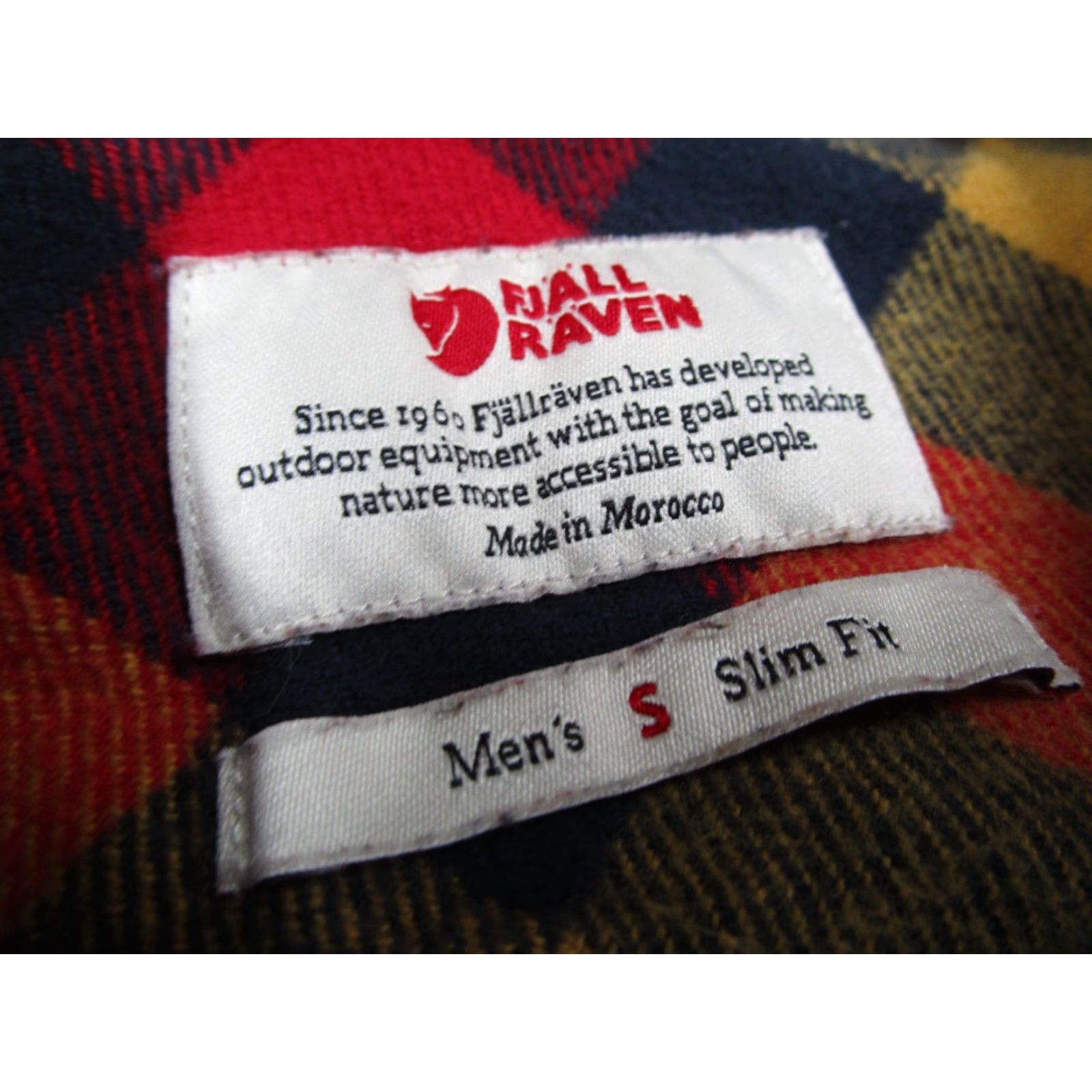 Vintage FJALLRAVEN Slim Fit Button-Up Shirt Men's Small Green Red Check Flannel Long Sleeve Outdoor Nature Size US S / EU 44-46 / 1 - 3 Thumbnail