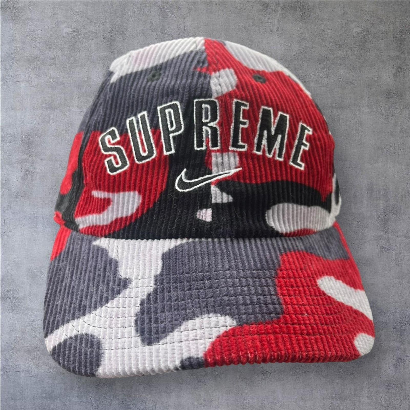 Supreme Supreme x Nike red camo corduroy dad hat Size ONE SIZE - 1 Thumbnail