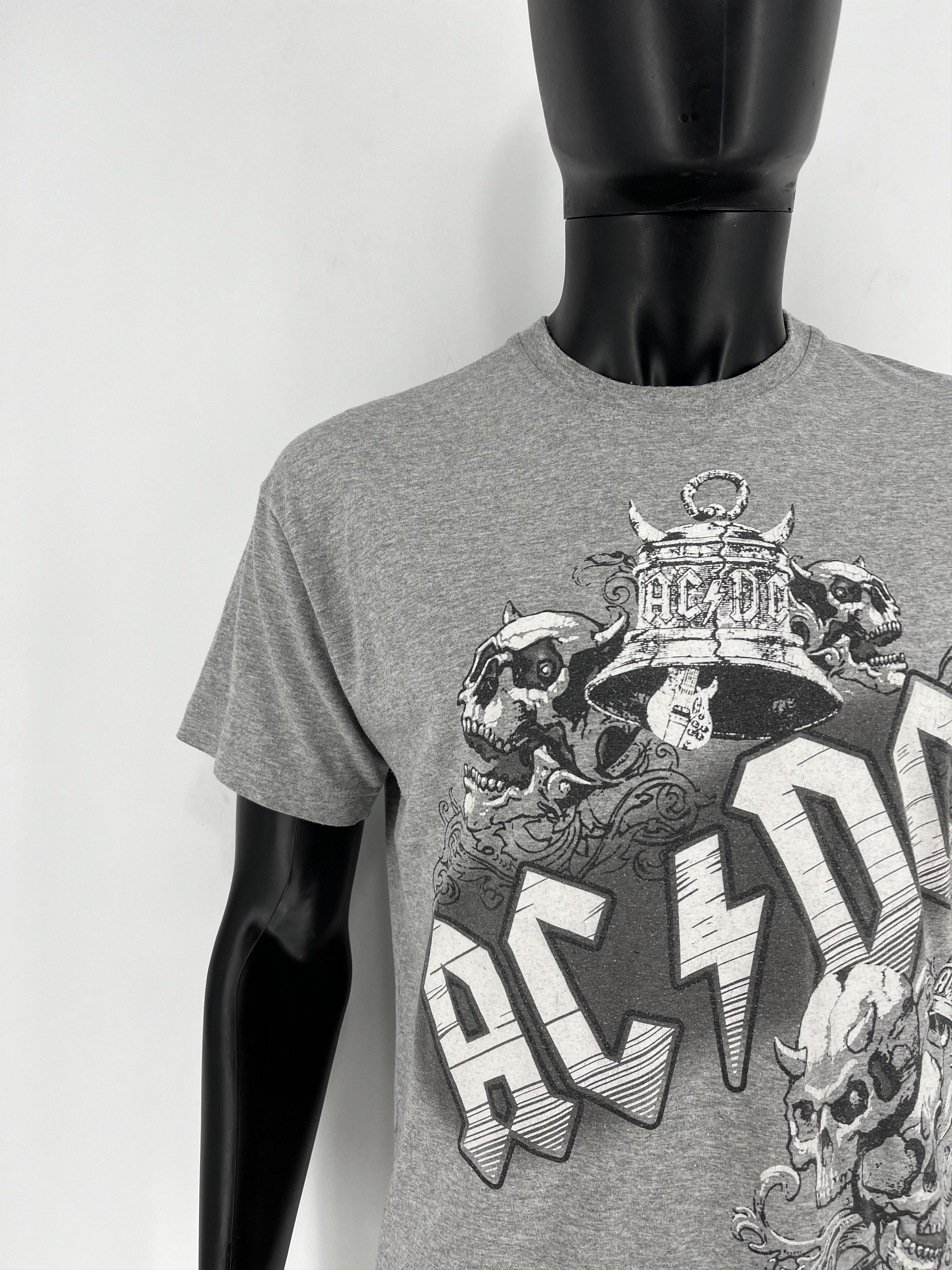 Band Tees Vintage Y2K AC/DC ACDC Big Logo High Voltage Band Tee Size US M / EU 48-50 / 2 - 6 Thumbnail