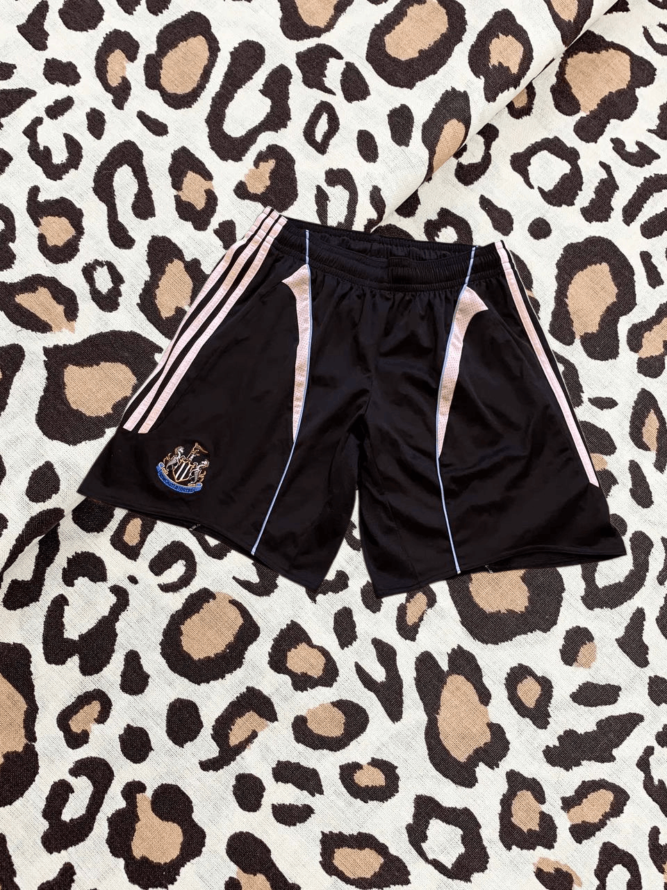 Adidas Adidas Newcastle United Black Shorts Sportswear Soccer y2k Size US 36 / EU 52 - 1 Thumbnail