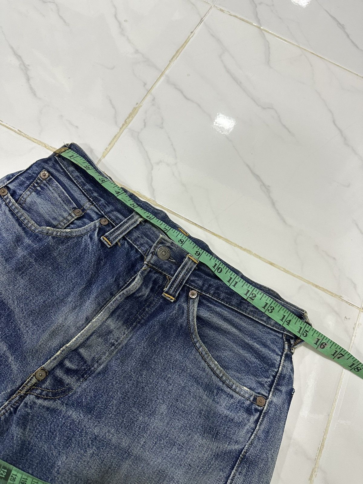 Levi's Vintage Big e pek 201 lvc buckle back 90s Size US 30 / EU 46 - 16 Thumbnail