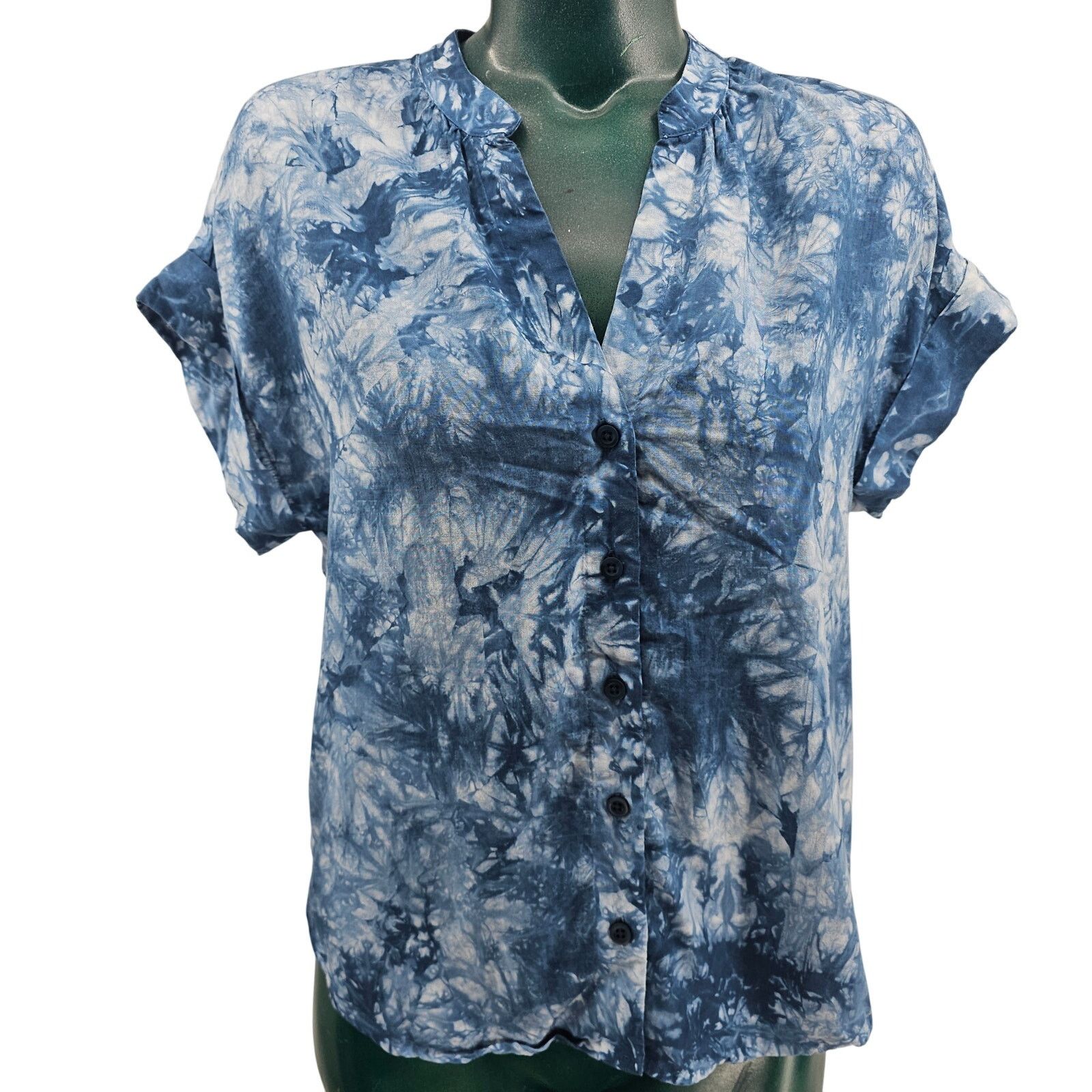 Anthropologie Anthropologie cloth & stone Button Tie Dye Blue Top S 3364 Size S / US 4 / IT 40 - 1 Thumbnail