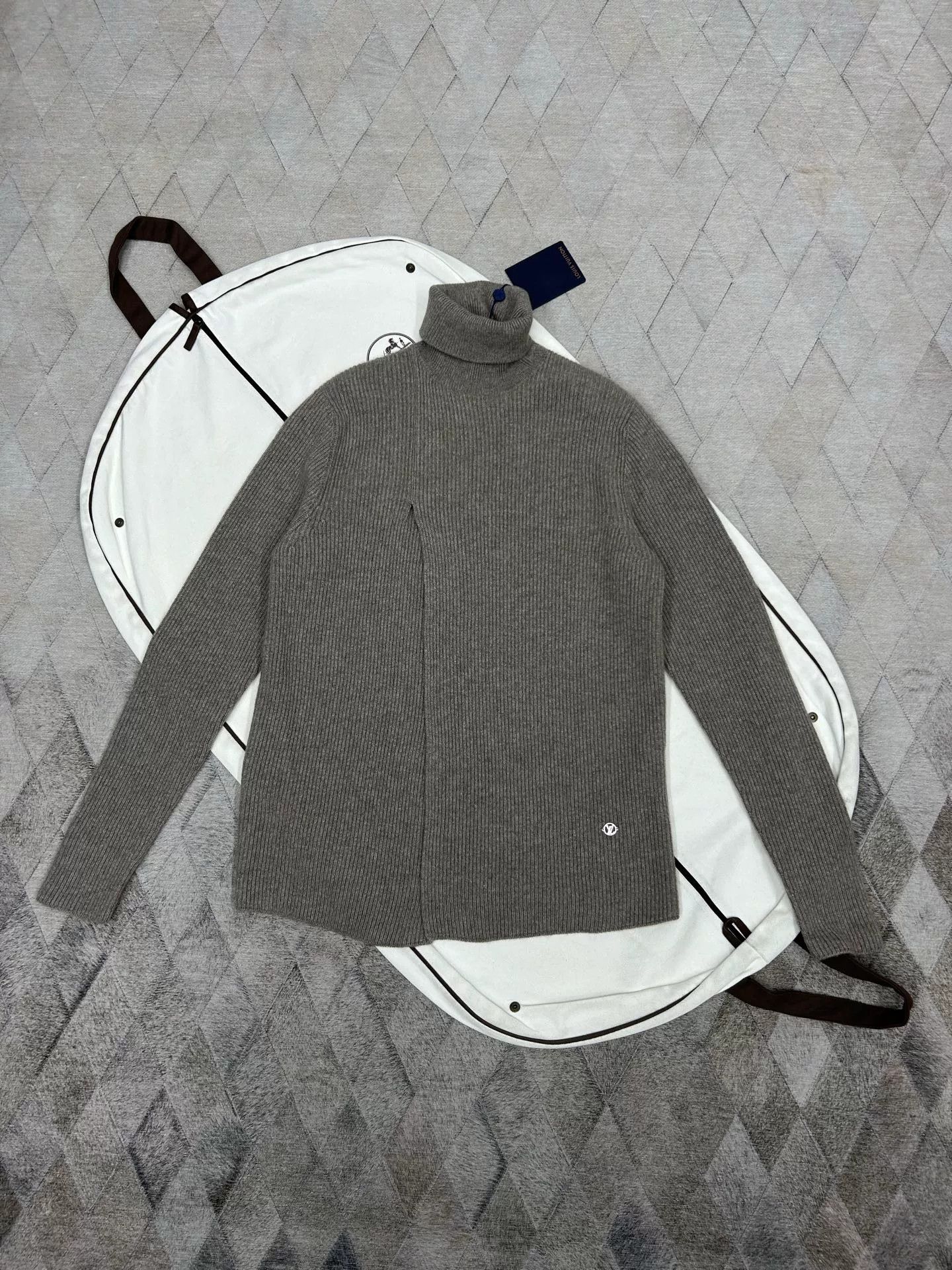 Louis Vuitton LV Cashmere Turtleneck Sweater Size US L / EU 52-54 / 3 - 1 Thumbnail