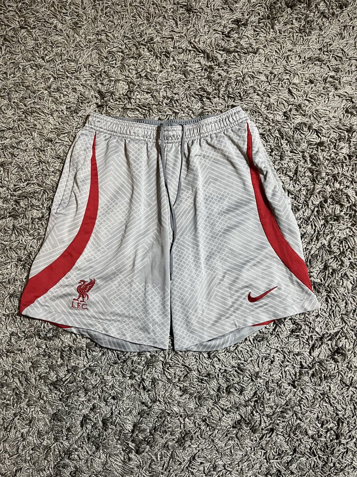 Nike NIKE LIVERPOOL 2022/23 SOCCER FOOTBALL JERSEY SHORTS Size US 32 / EU 48 - 1 Thumbnail