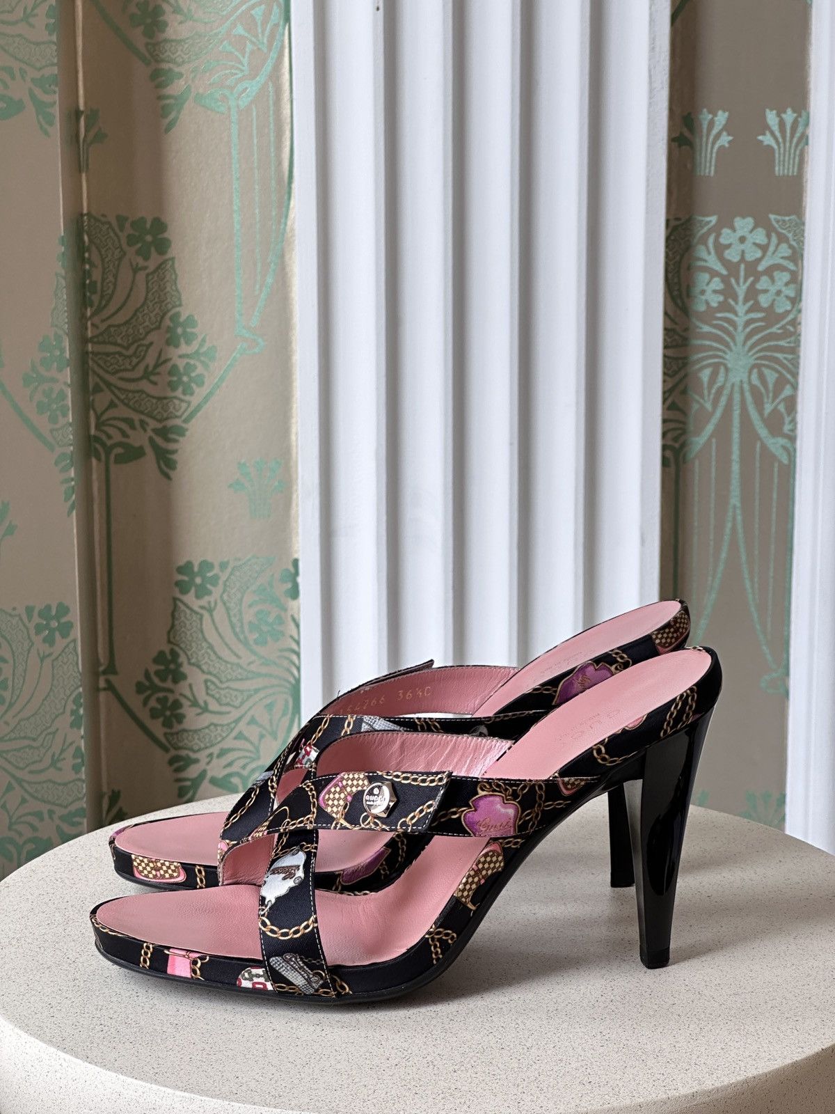 Gucci GUCCI Satin Chain Cross Strap Black Pink Sandals 36,5/6,5 Size US 6.5 / IT 36.5 - 5 Thumbnail