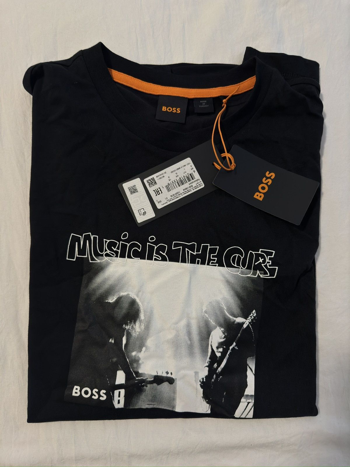 Hugo Boss Music is the Cure Boss T-Shirt Size US L / EU 52-54 / 3 - 1 Thumbnail