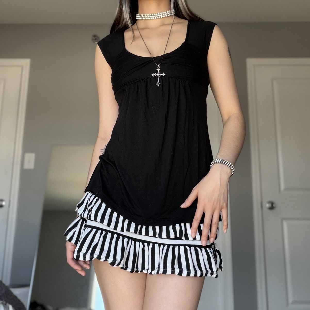 Other Soprano Ruched Empire Waist Black Flowy Top w/ Cap Sleeves Size XS / US 0-2 / IT 36-38 - 9 Thumbnail