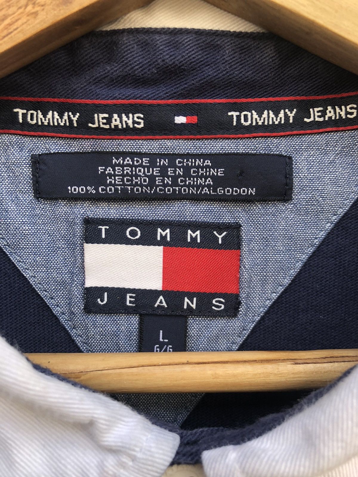 Tommy Hilfiger × Vintage Vintage Tommy Hilfiger Big Logo Polo Rugby Size US L / EU 52-54 / 3 - 3 Thumbnail