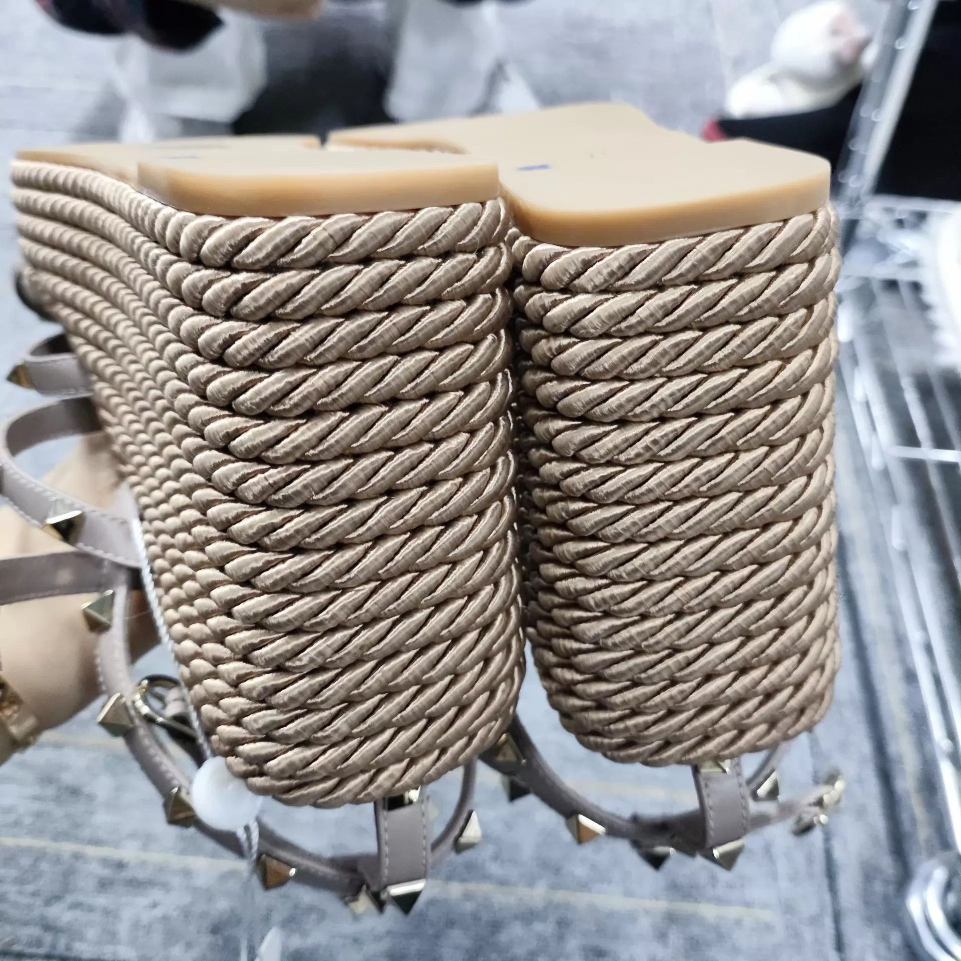 Valentino Valentino Rockstud Nude 41 Women's Pumps Size US 10.5 / IT 40.5 - 3 Thumbnail