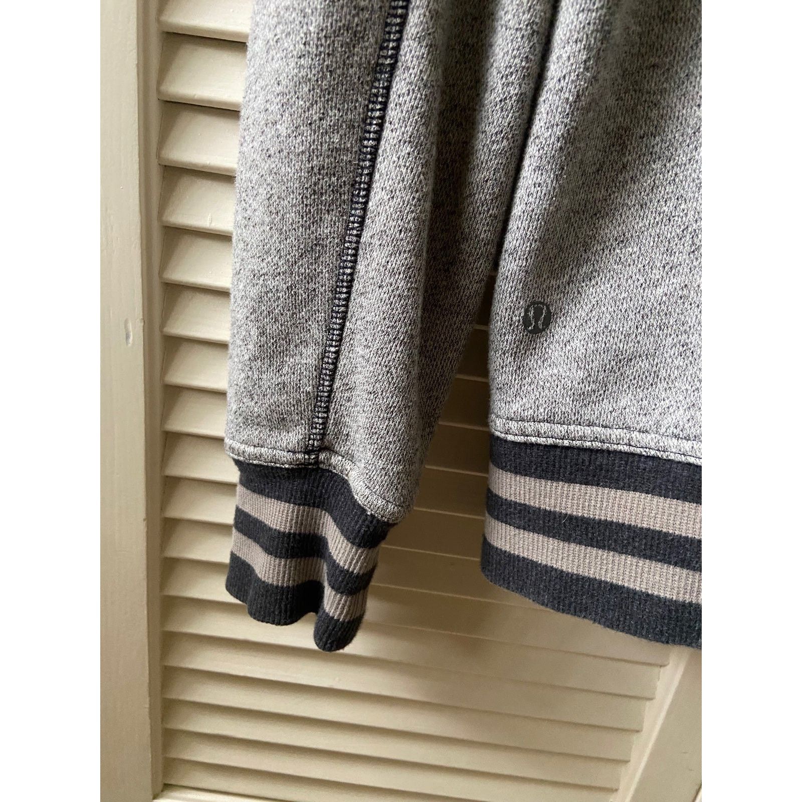 Lululemon LuluLemon Full Zip Grey Hoodie Sweatshirt Jacket Size M Size US M / EU 48-50 / 2 - 4 Thumbnail